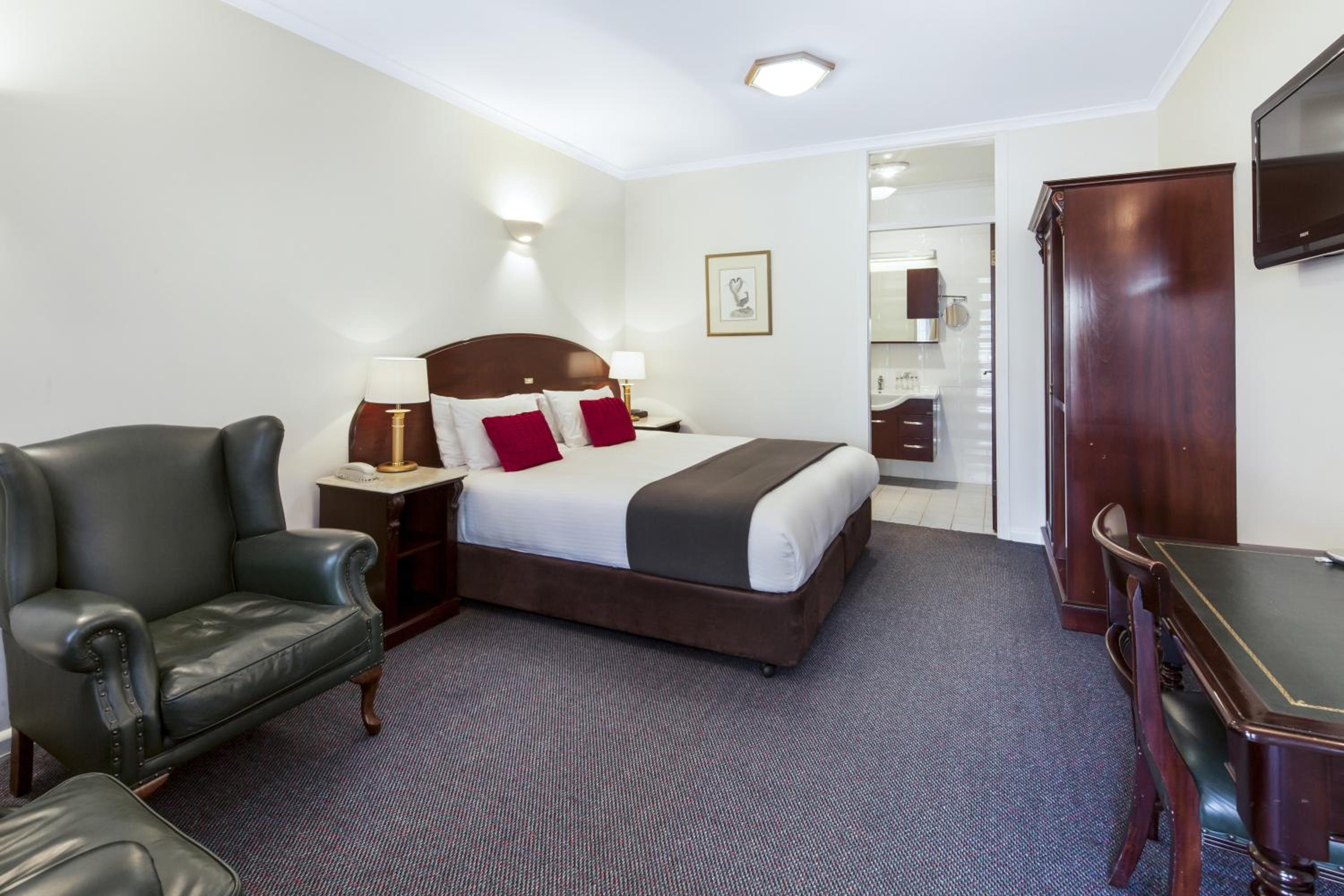 King Courtyard Room - Photo 4
