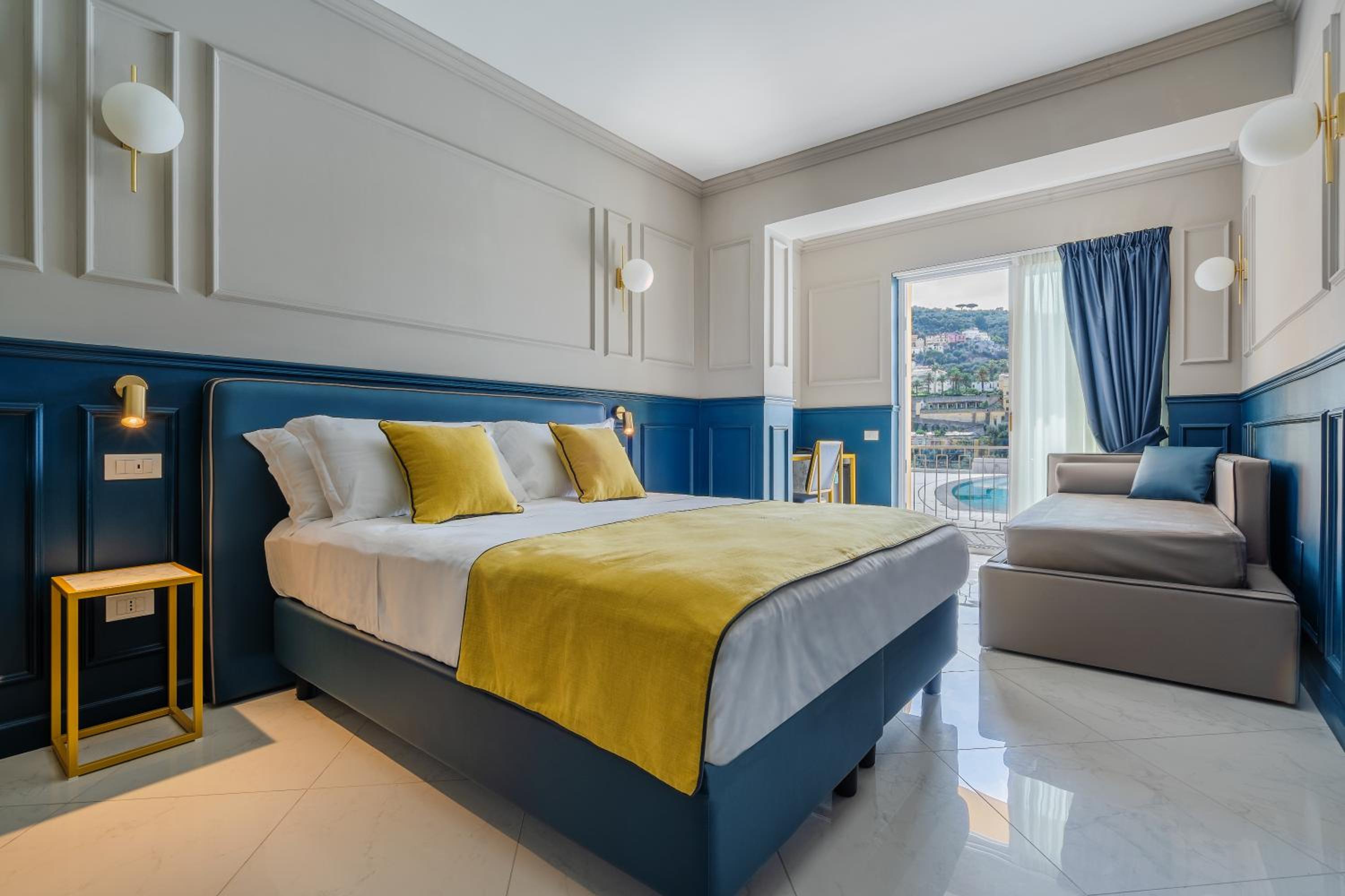 Executive Room with Pool View - Photo 5