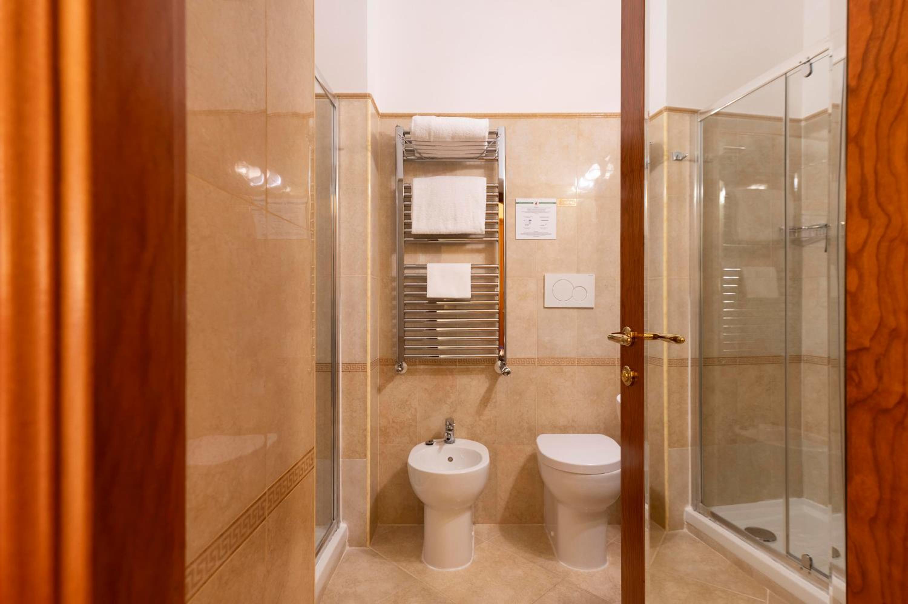 Classic Double or Twin Room photo 3