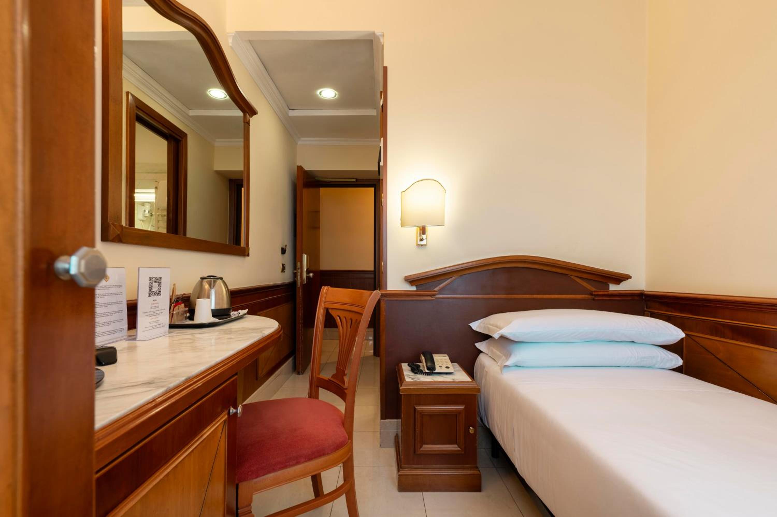 Single Room photo 1