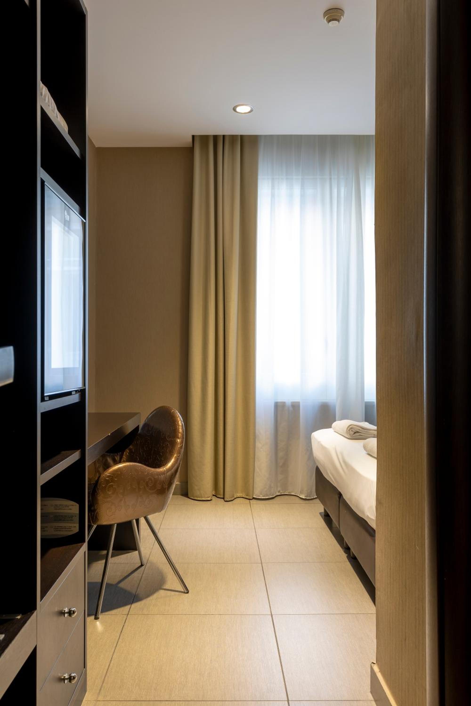 Standard Double or Twin Room - Photo 1