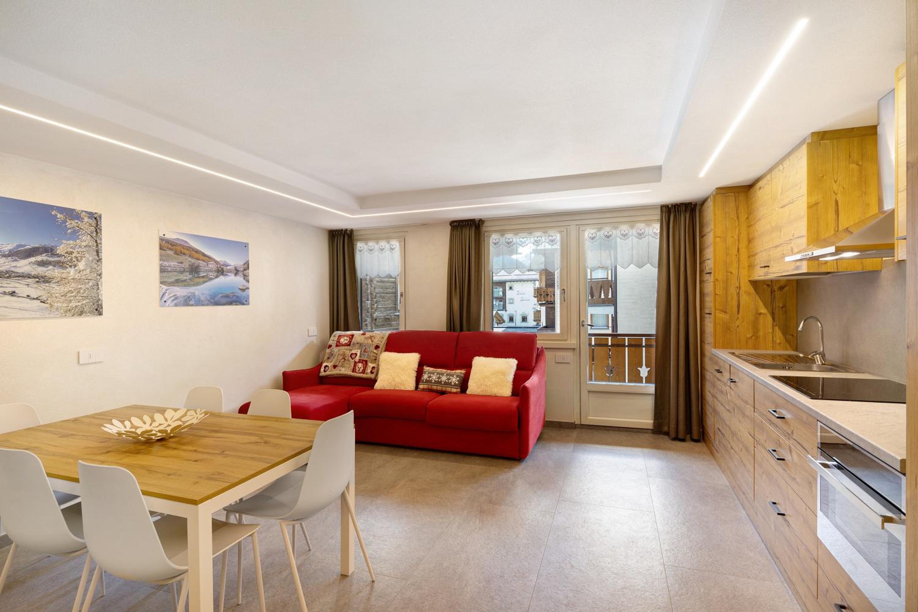 Two-Bedroom Deluxe Apartment with Balcony