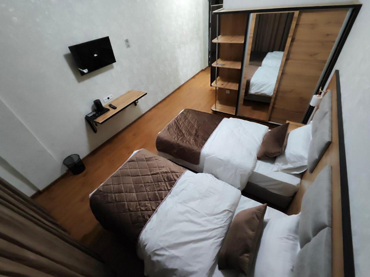 Twin Room - Photo 4