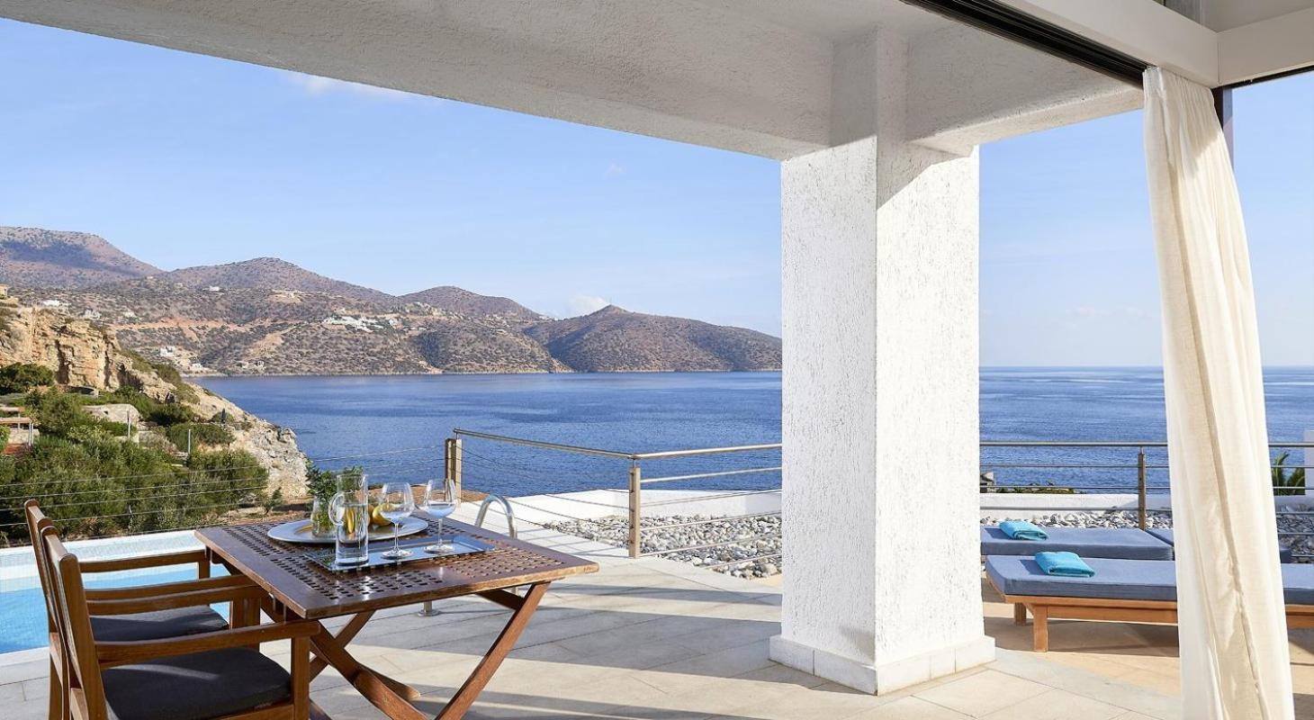 Club Suite Private Pool - Seafront