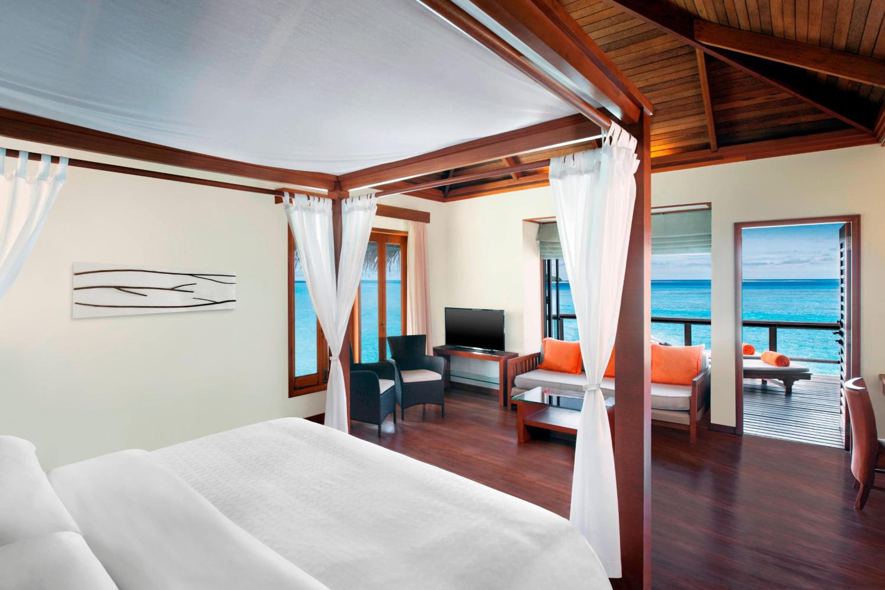Water King Villa with Plunge Pool and Ocean View photo 2