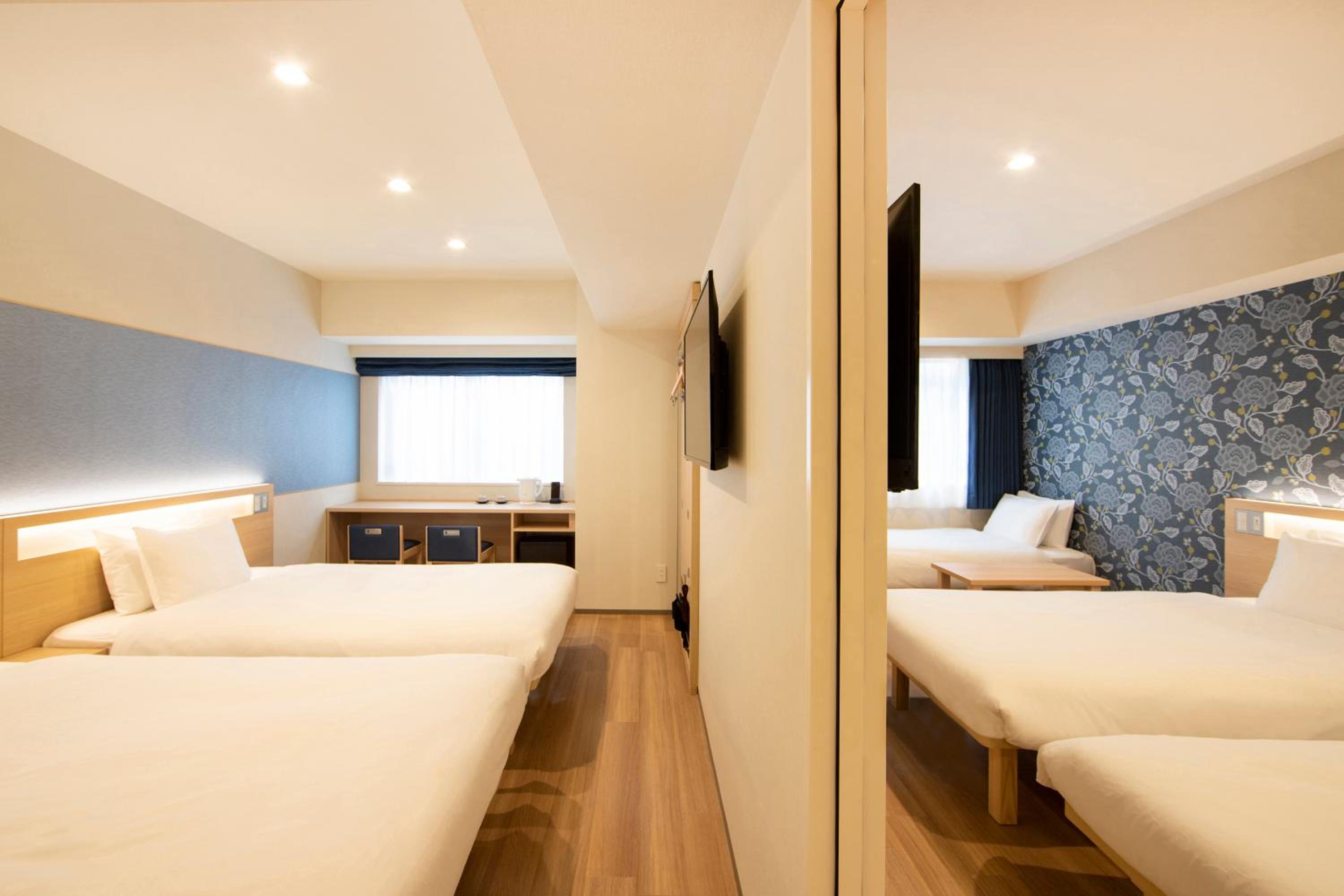 Connecting Rooms (5 Adults)