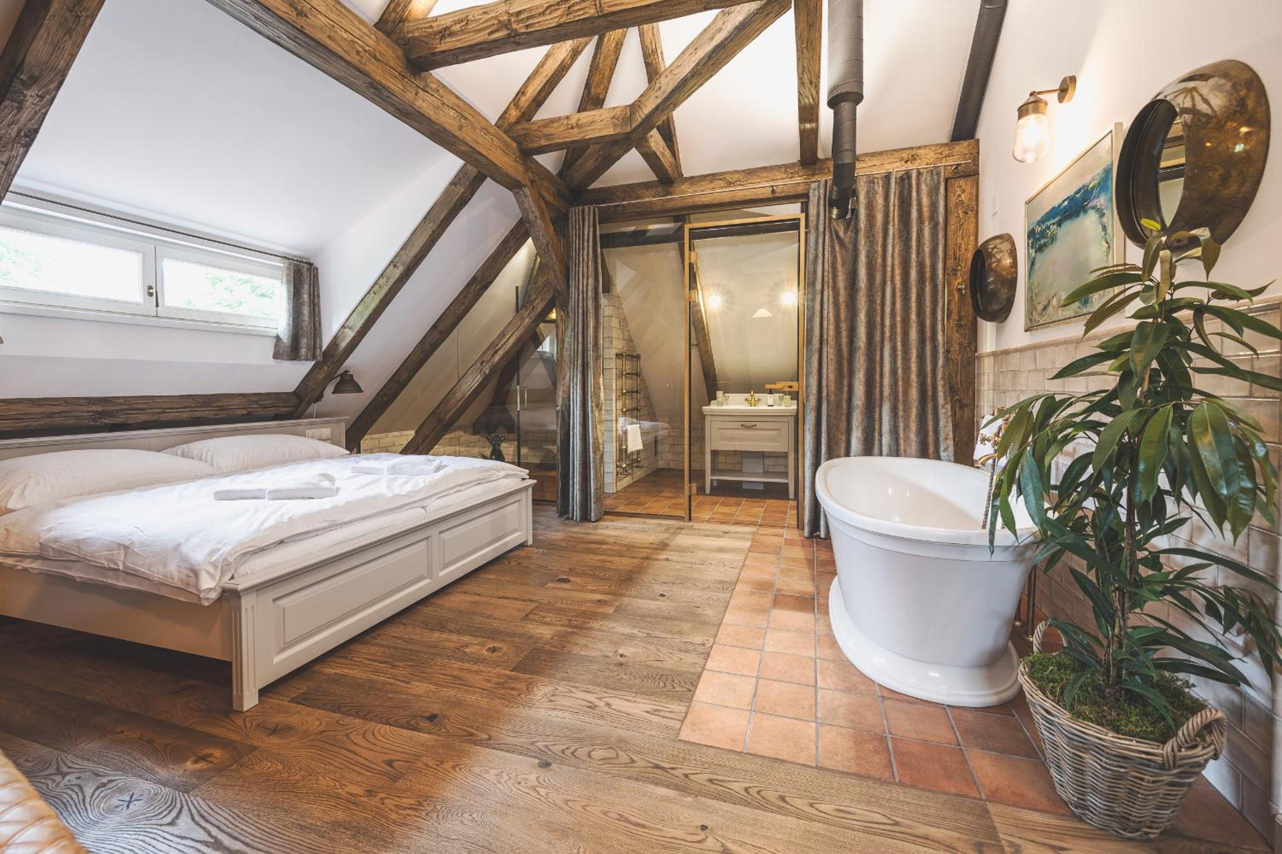 Deluxe Family Suite