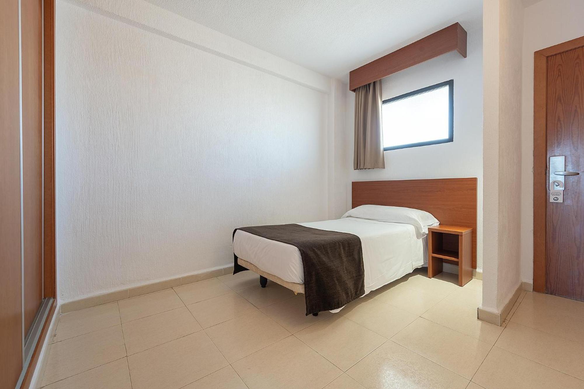 Family Room with Sea View (2 Adults + 2 Children) - Photo 13