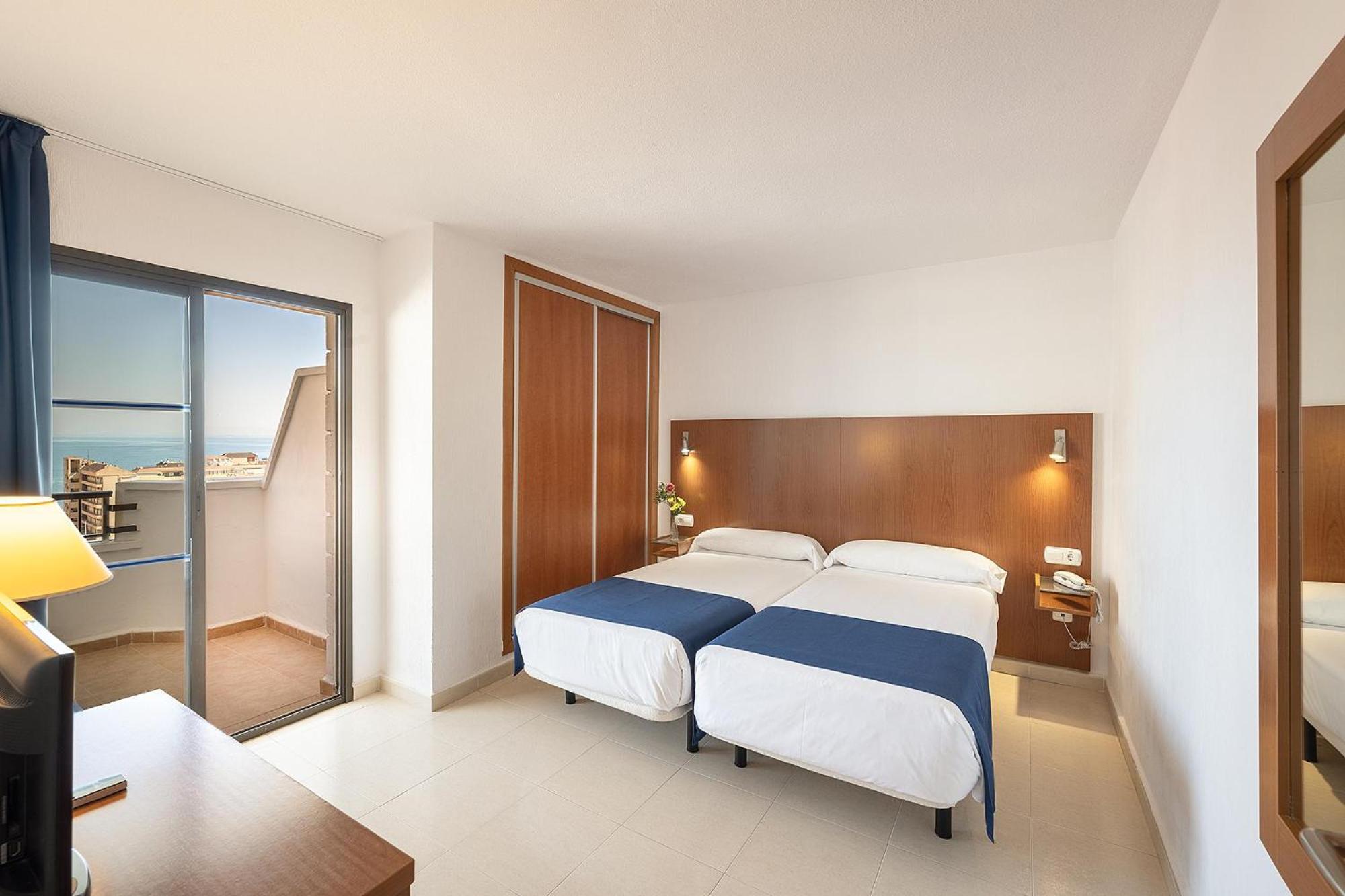 Family Room with Sea View (2 Adults + 2 Children) - Photo 5
