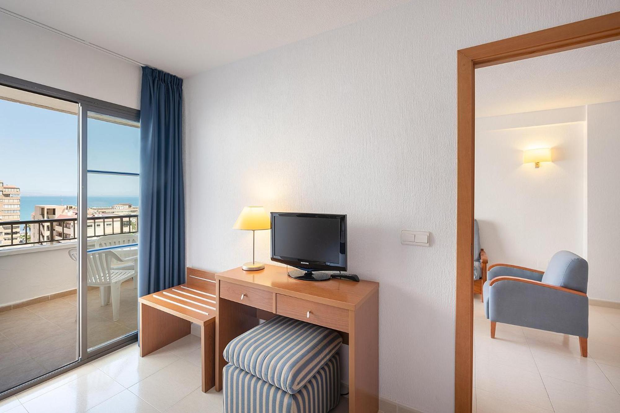 Junior Suite with Sea View - Photo 6