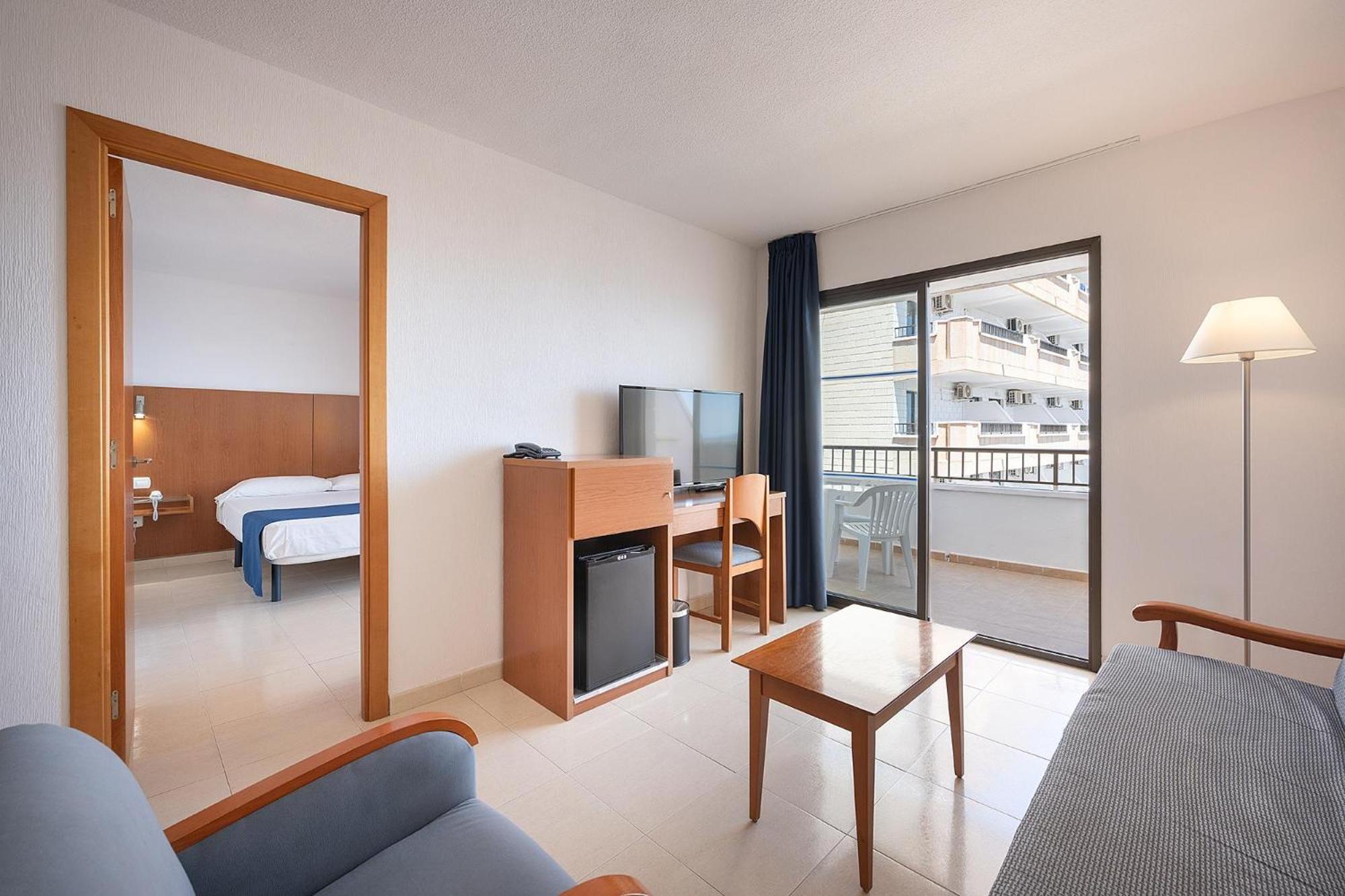 Junior Suite with Sea View - Photo 7