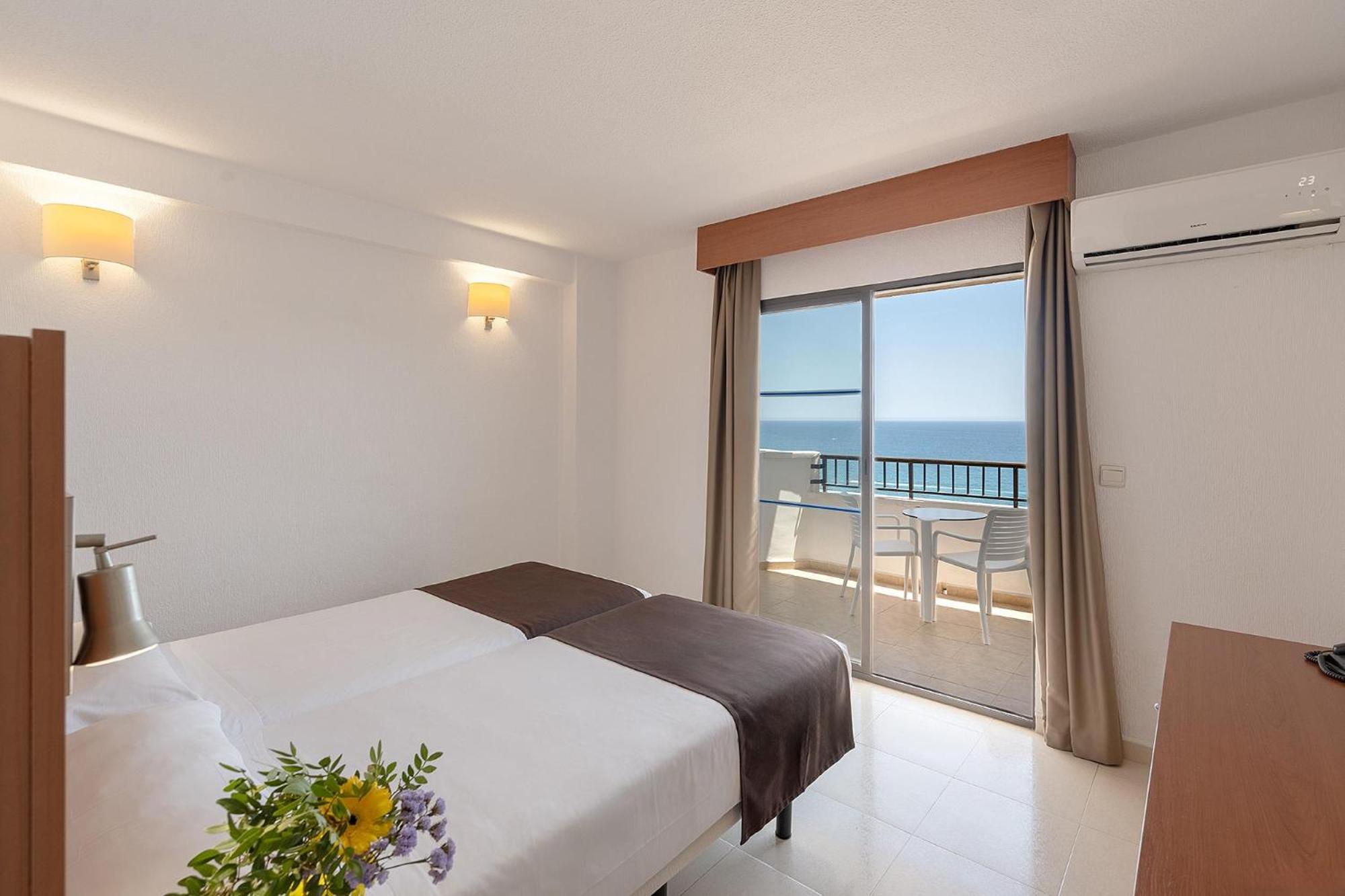 Twin Room with Sea View - Photo 1