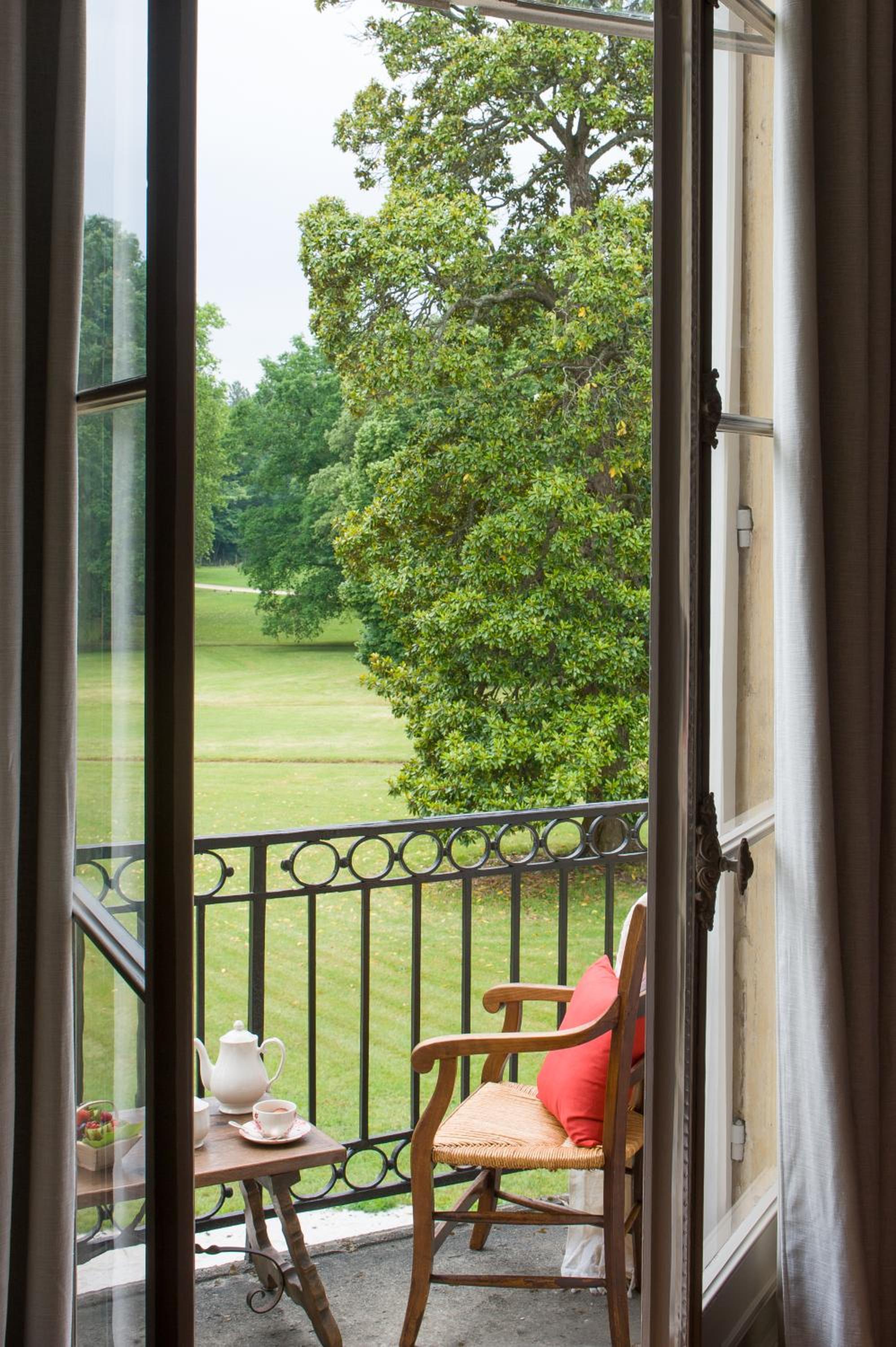 Suite Chartreuse du Thil, located 0.9 mile from Les Sources de Caudalie - Photo 4