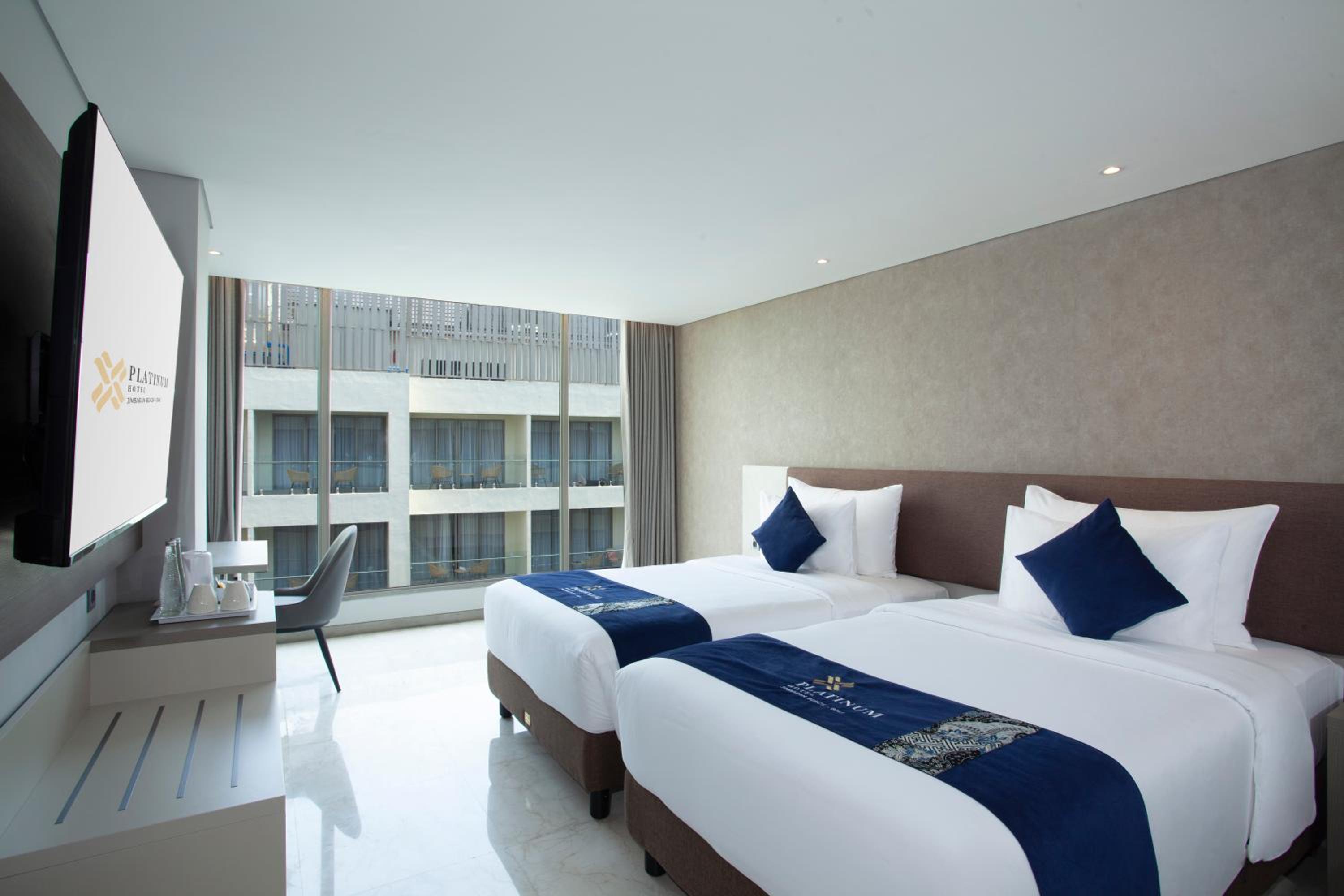 Business Room with Free One-time 2 Bottles of Beer or Afternoon Tea