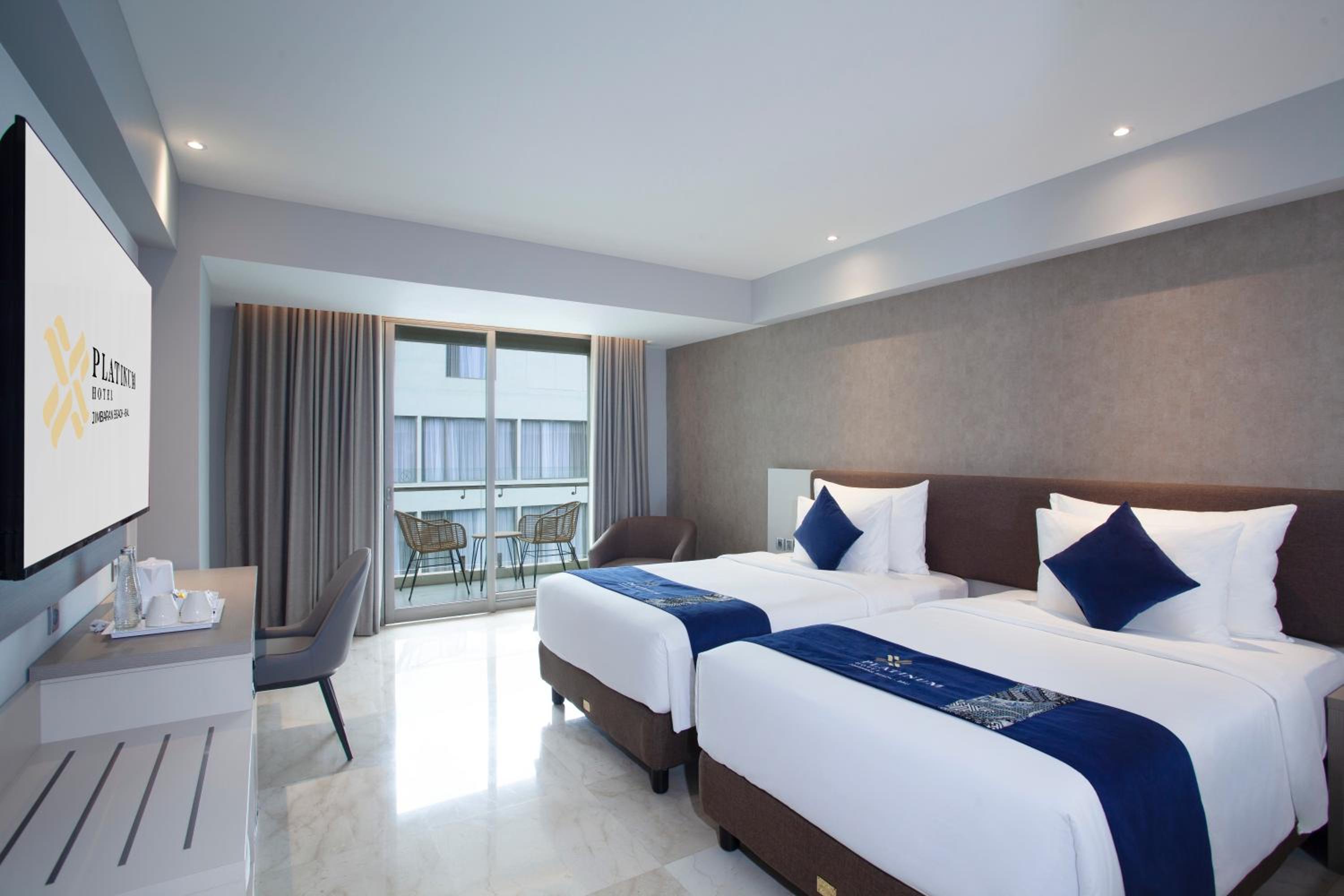Deluxe Balcony Double or Twin Room with Free One-time 2 Bottles of Beer or Afternoon Tea