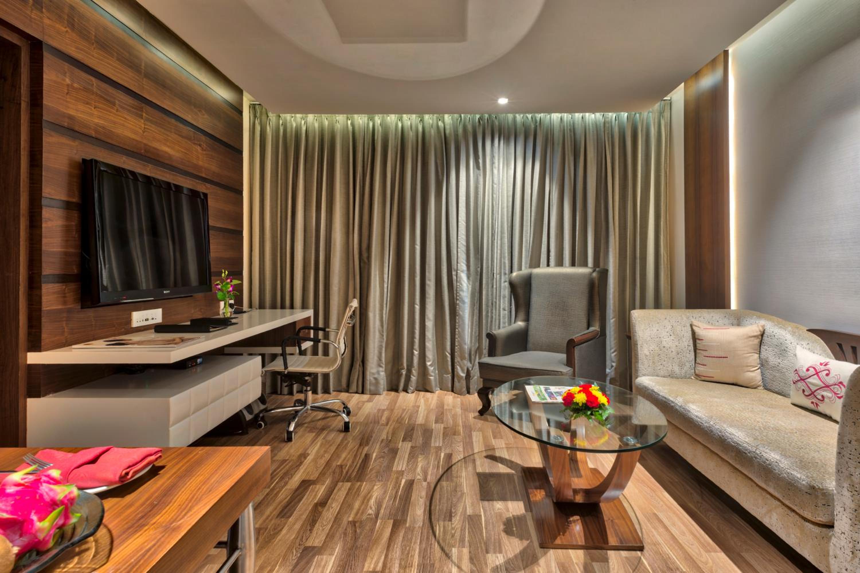Deluxe Suite With Round Trip Airport Transfers