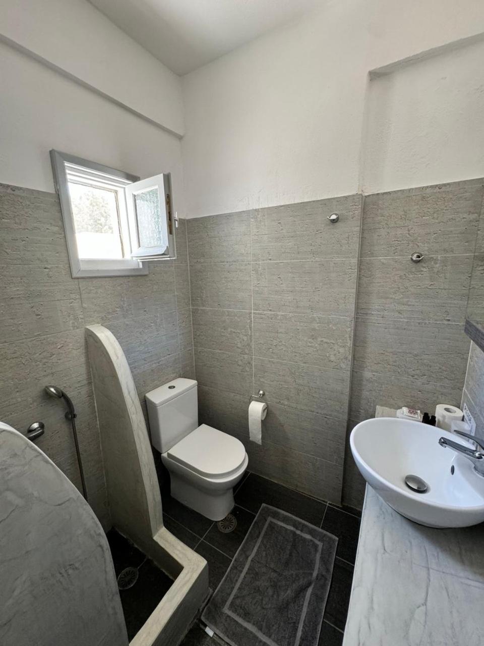Double Room with Garden View - Photo 2