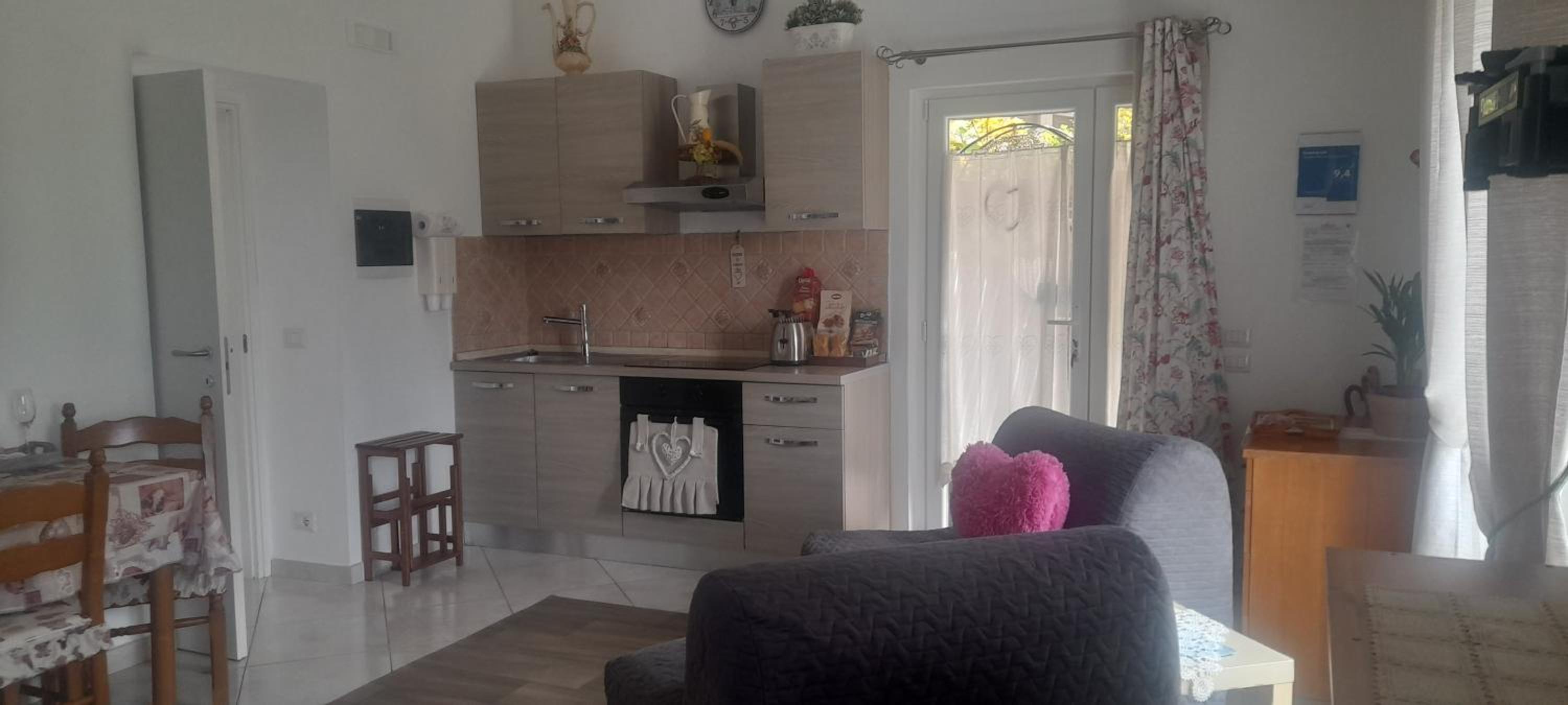 Apartment with Terrace - Photo 11