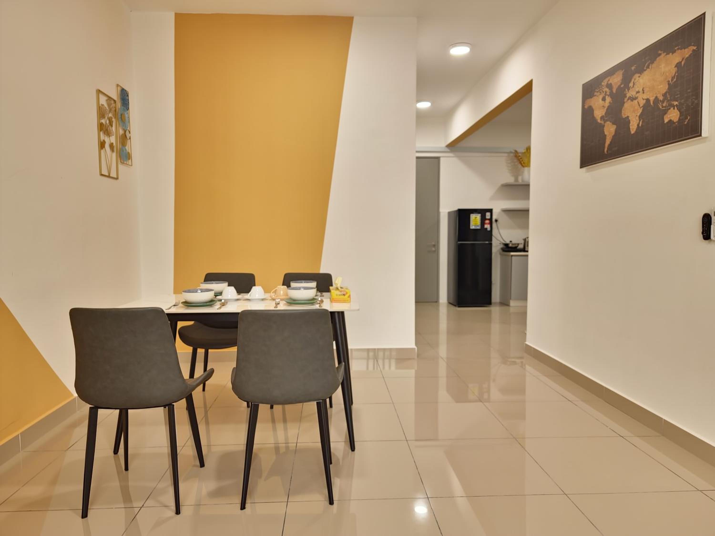 Three-Bedroom Apartment photo 2
