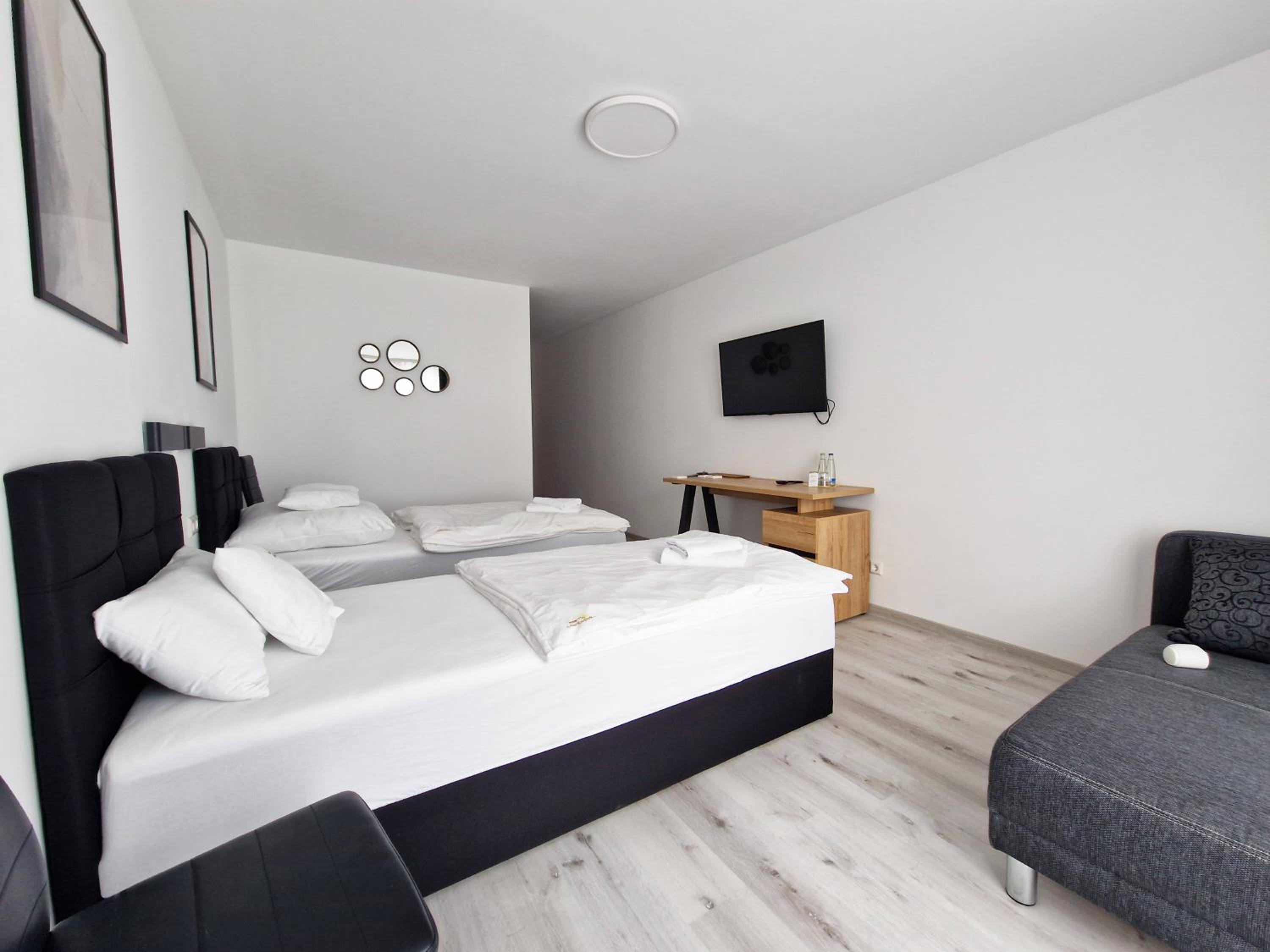 Comfort Triple Room with Shower photo 1