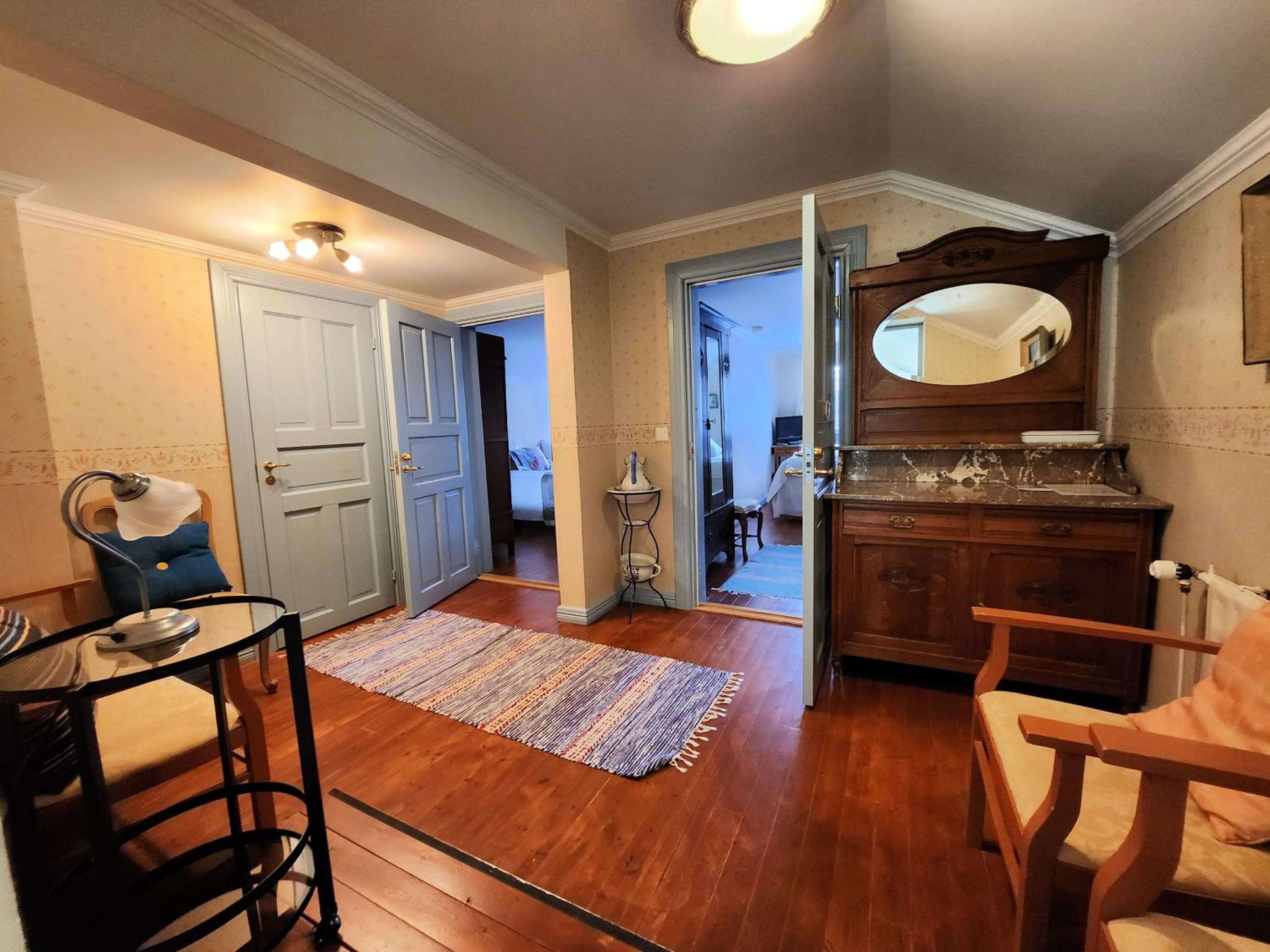 Family Room (2 Adults + 2 Children) photo 3