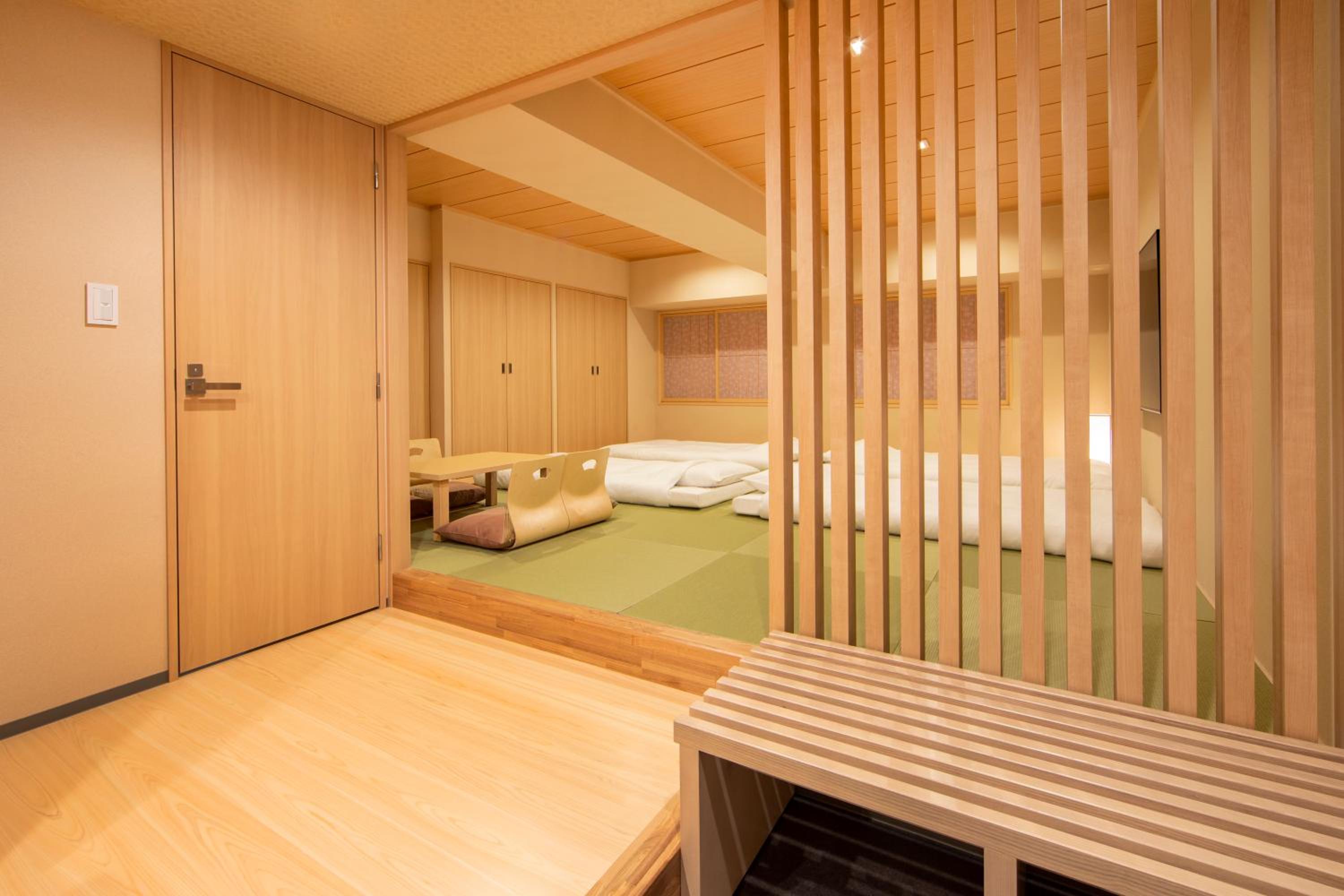 Japanese-Style Family Room (6 Adults) thumbnail 5