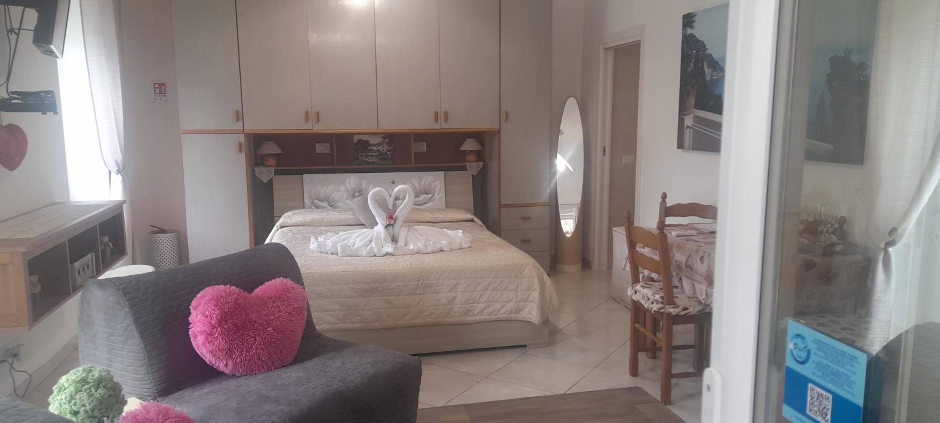 Apartment with Terrace - Photo 16