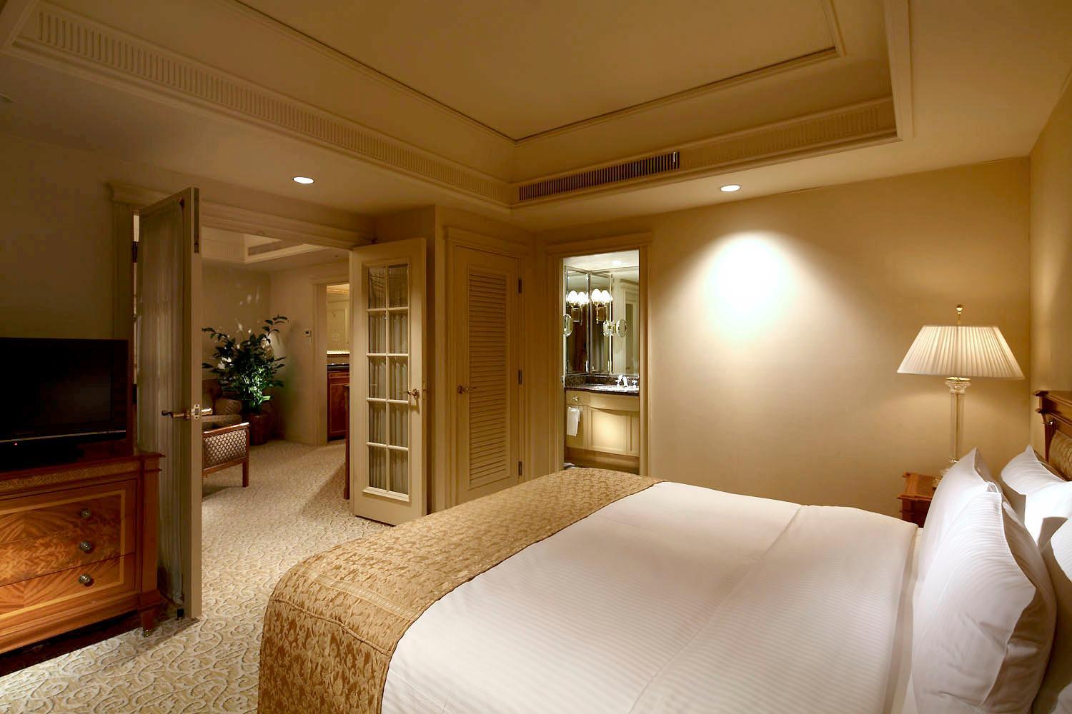 Executive Floor - Junior Suite Double - Non-Smoking - Free access to gym & pool with breakfast thumbnail 5