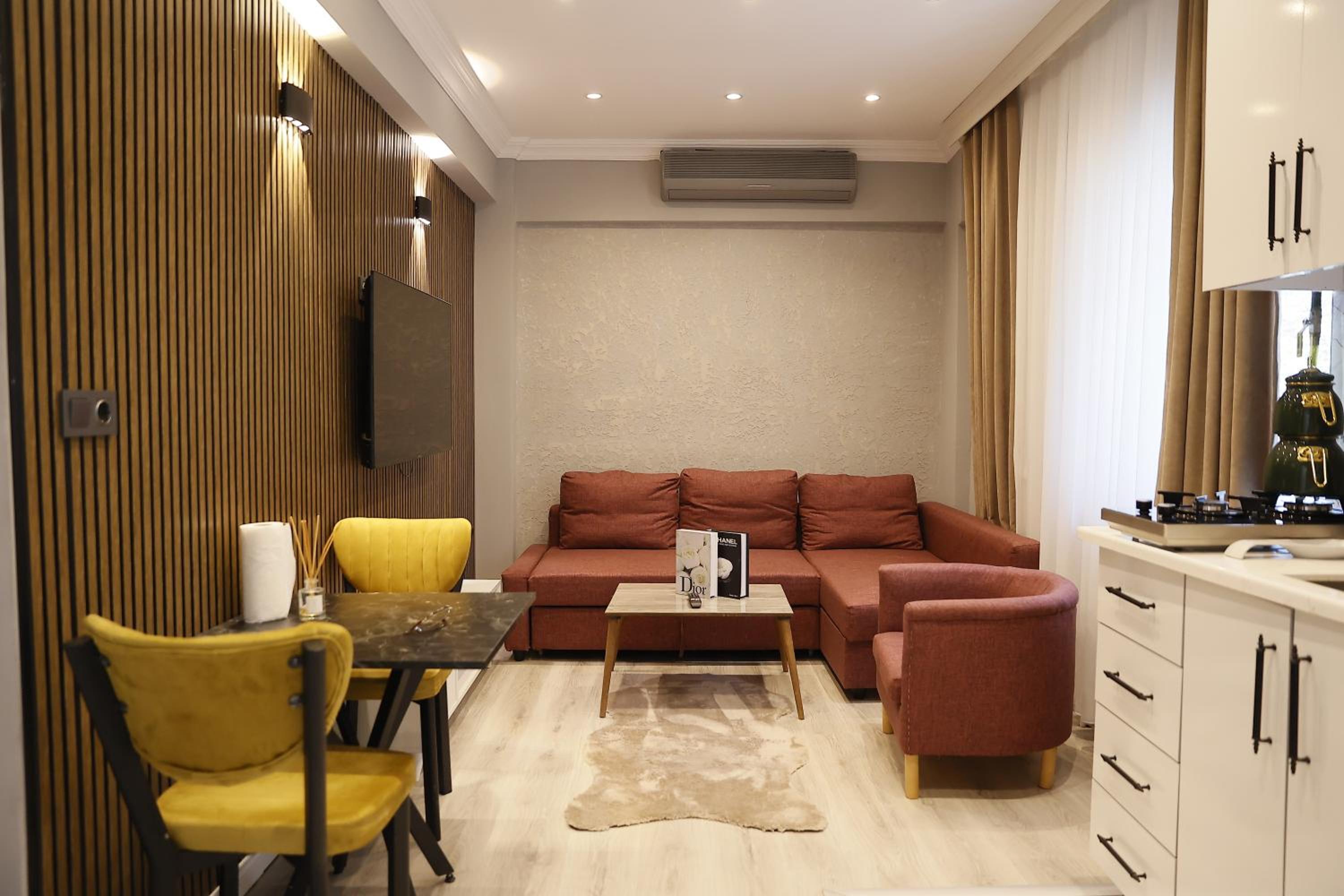 One-Bedroom Apartment with Garden View photo 2