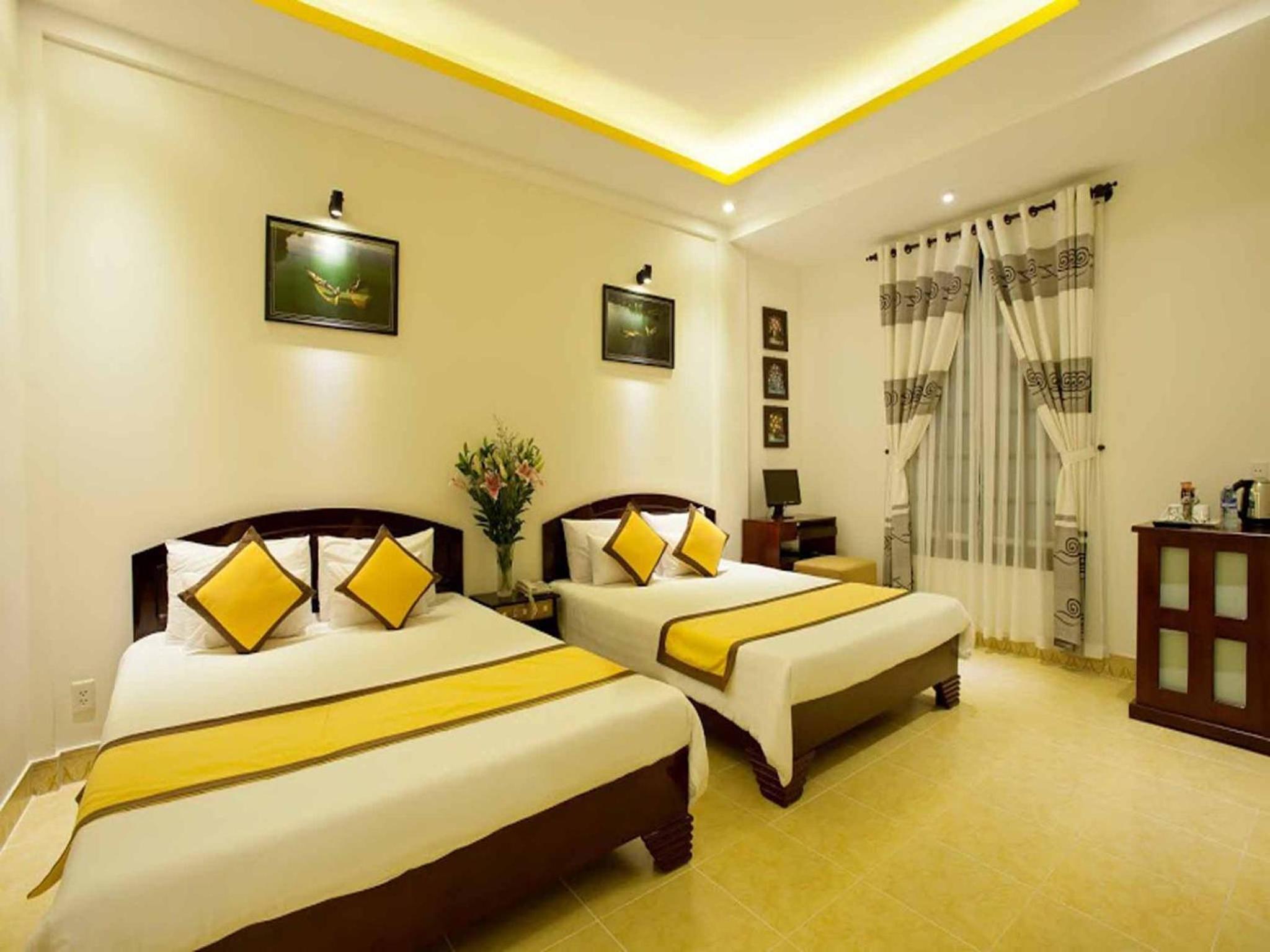 Family Room - Photo 3