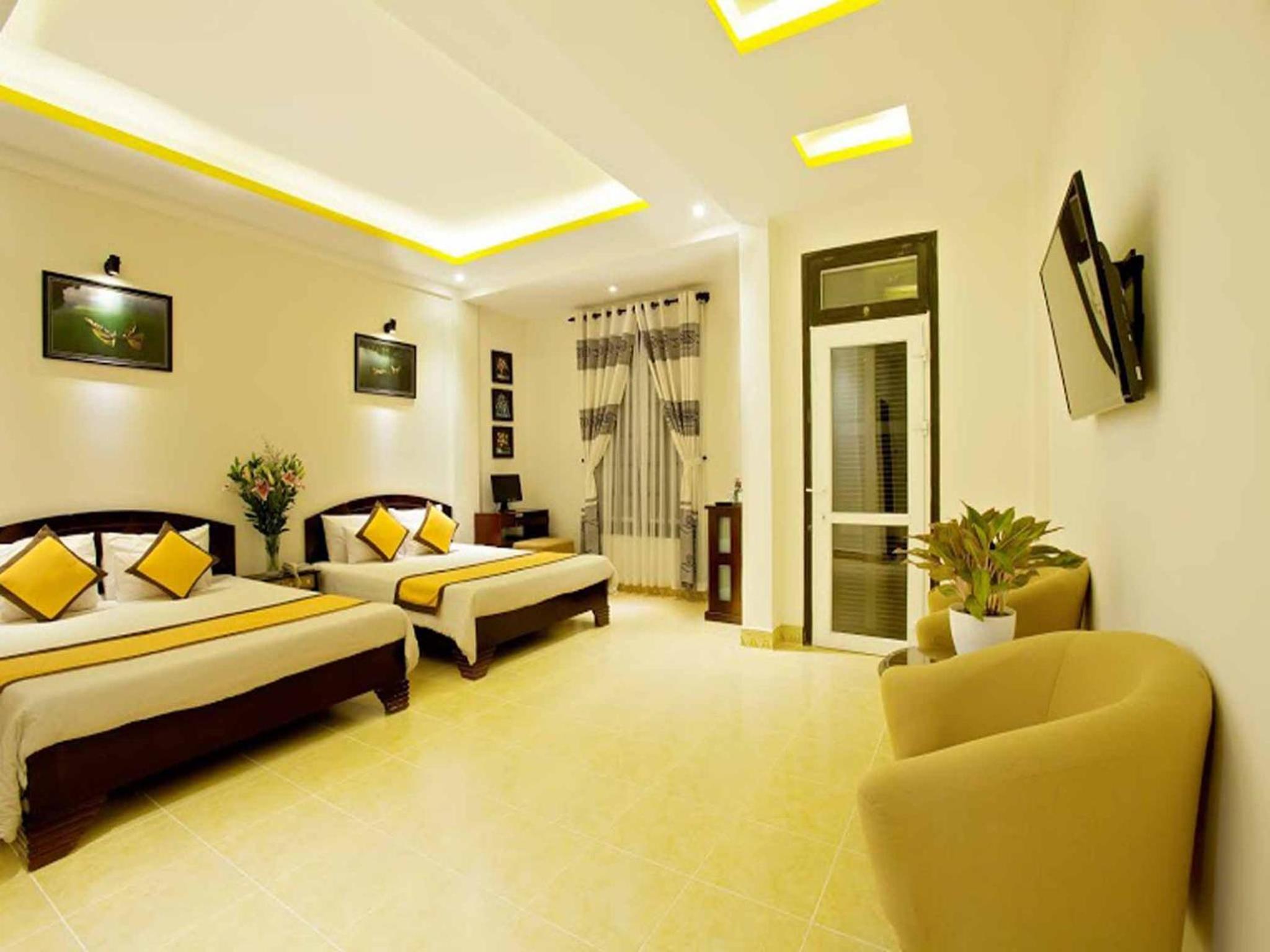 Family Room - Photo 1