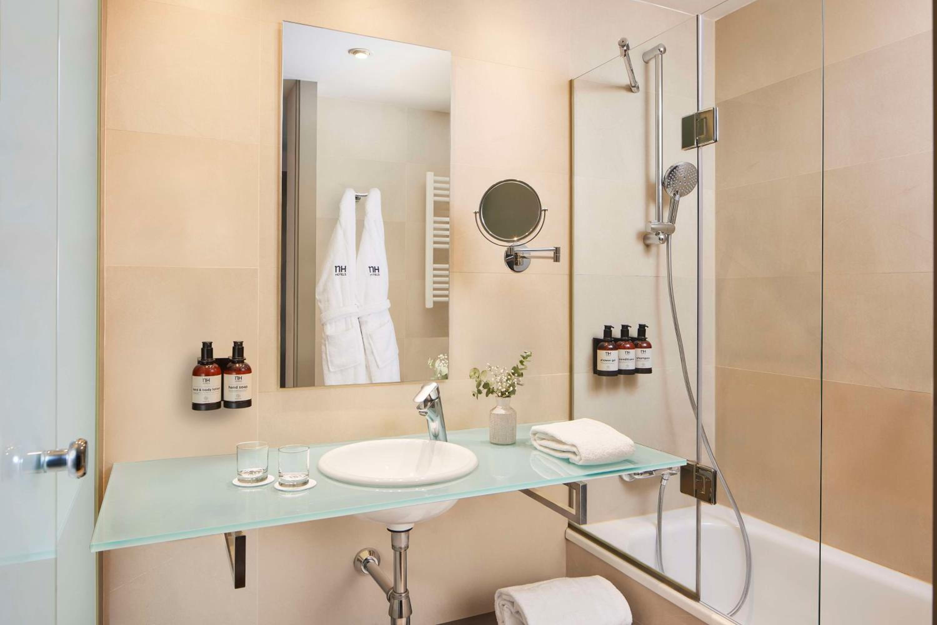 Superior Double or Twin Room with Terrace with Extra Bed (2 Adults + 1 Child)