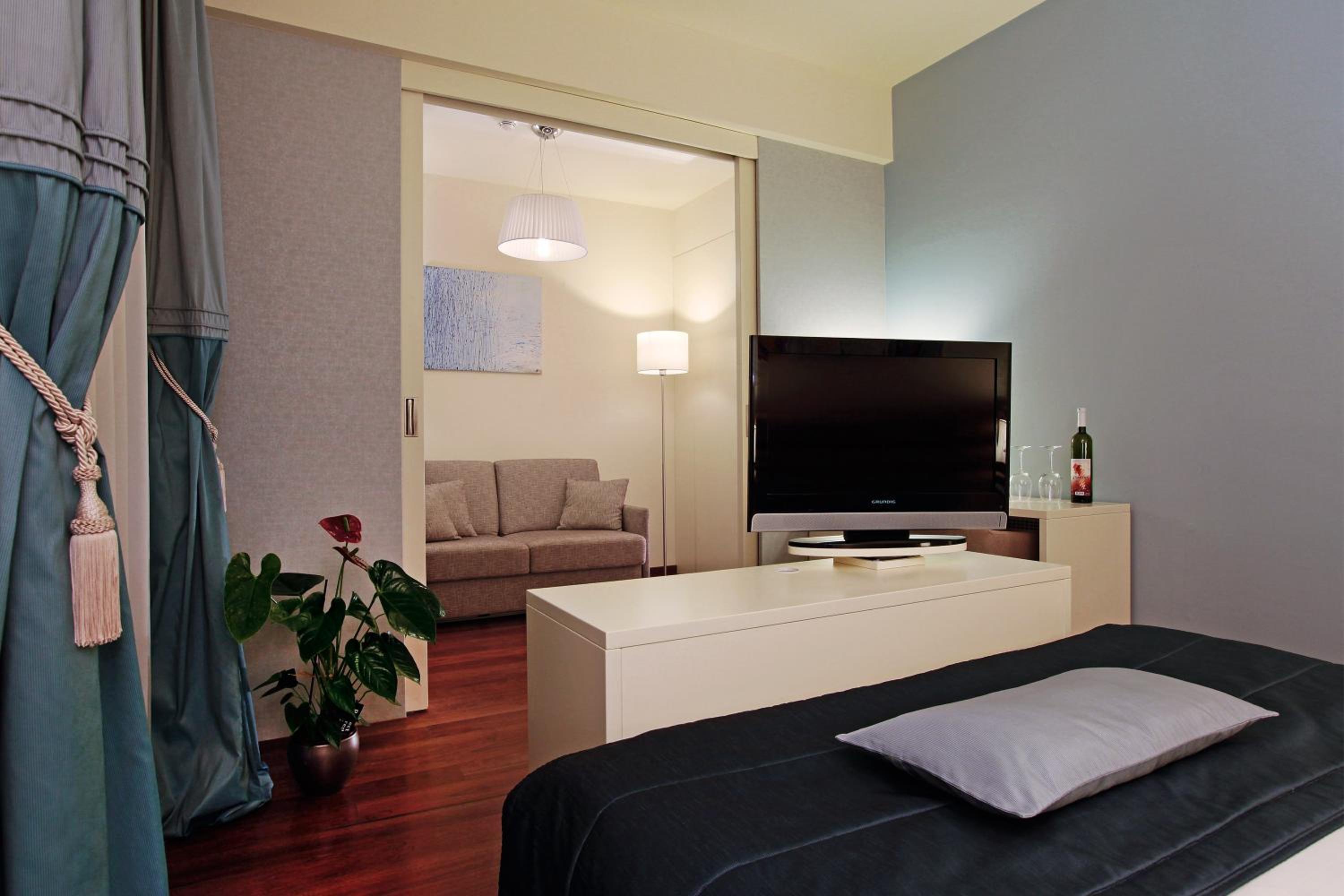 Comfort Family Room - Photo 7