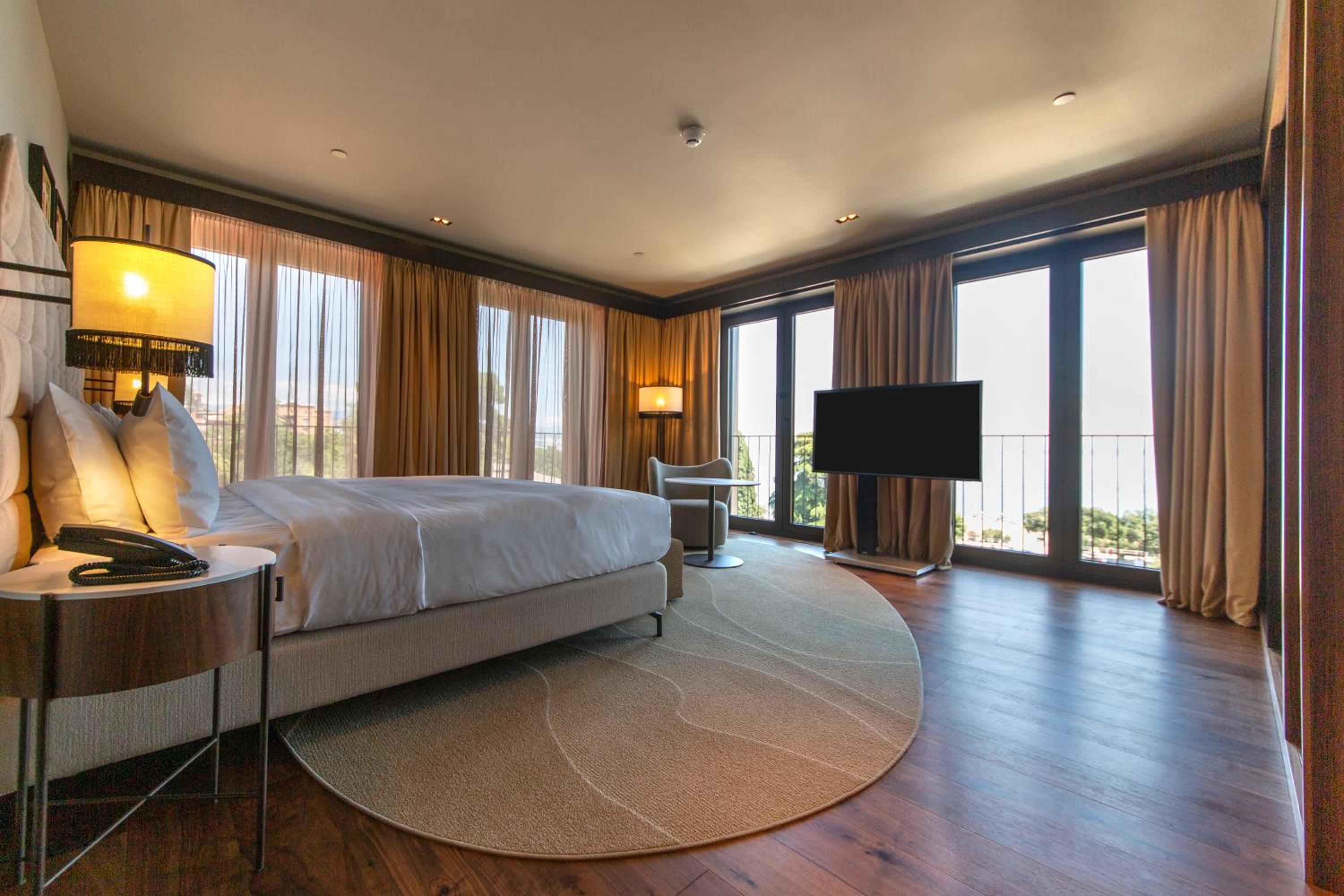 Keight Signature Suite - Photo 10