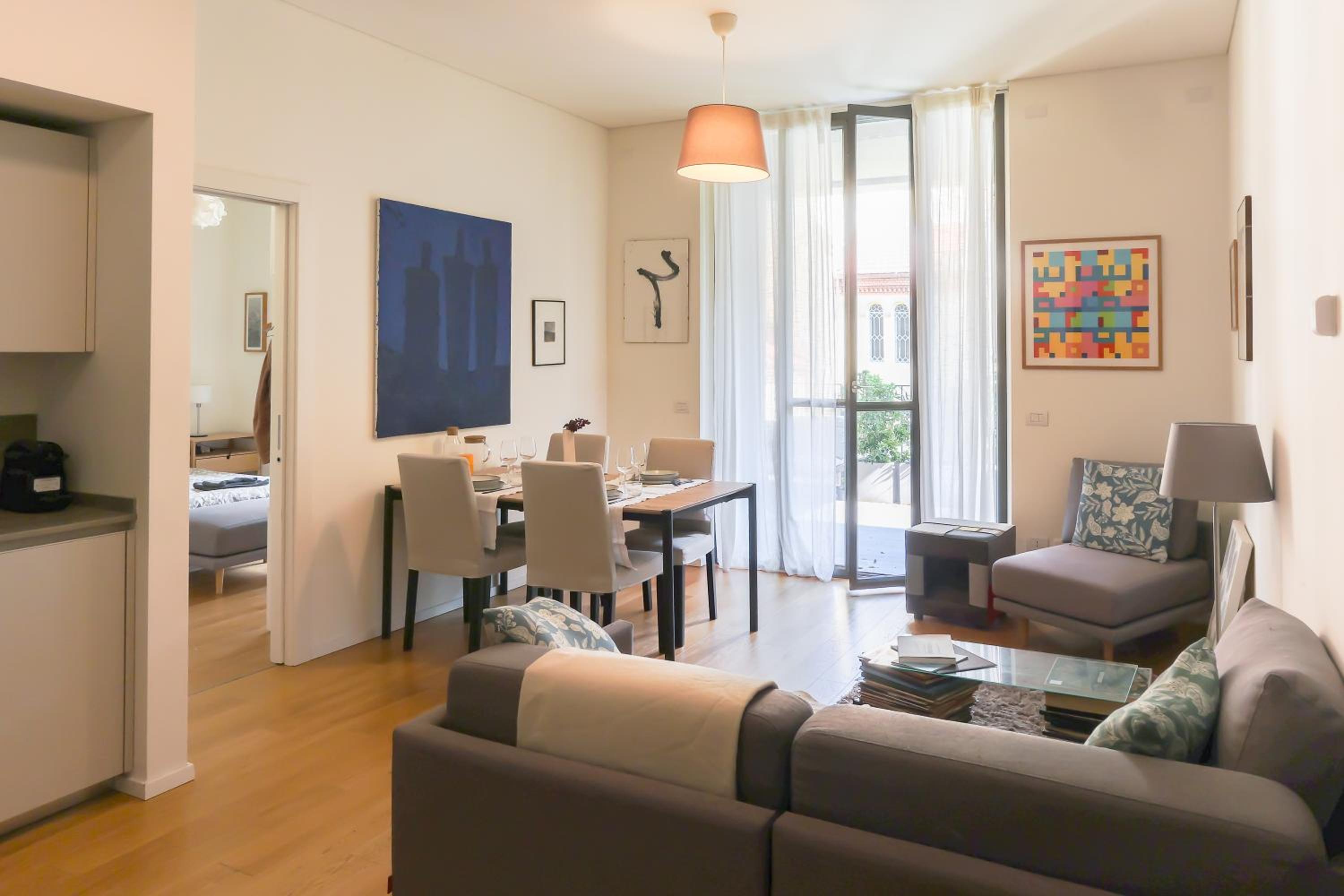 One-Bedroom Apartment
