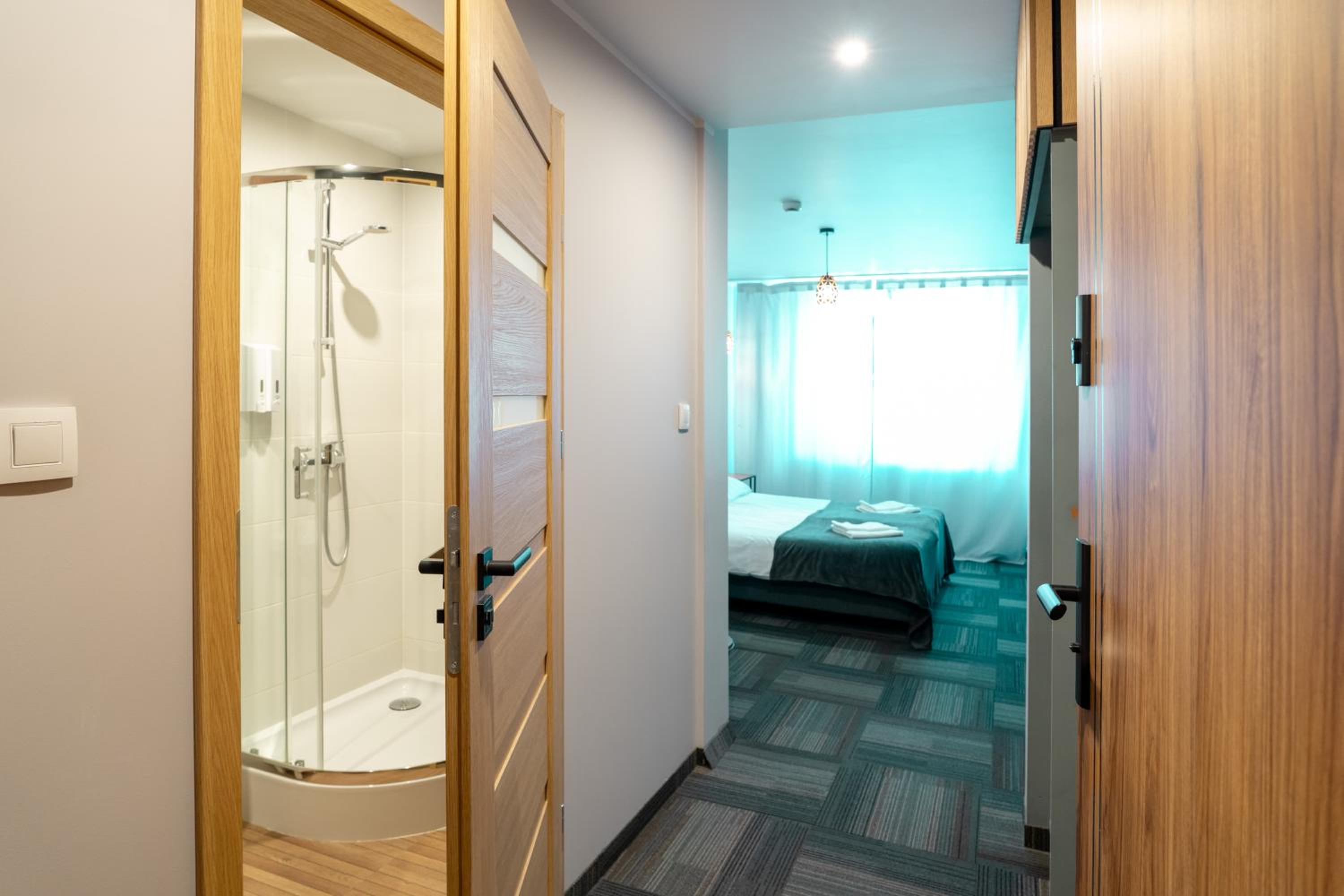 Double Room with Private Bathroom - Photo 5
