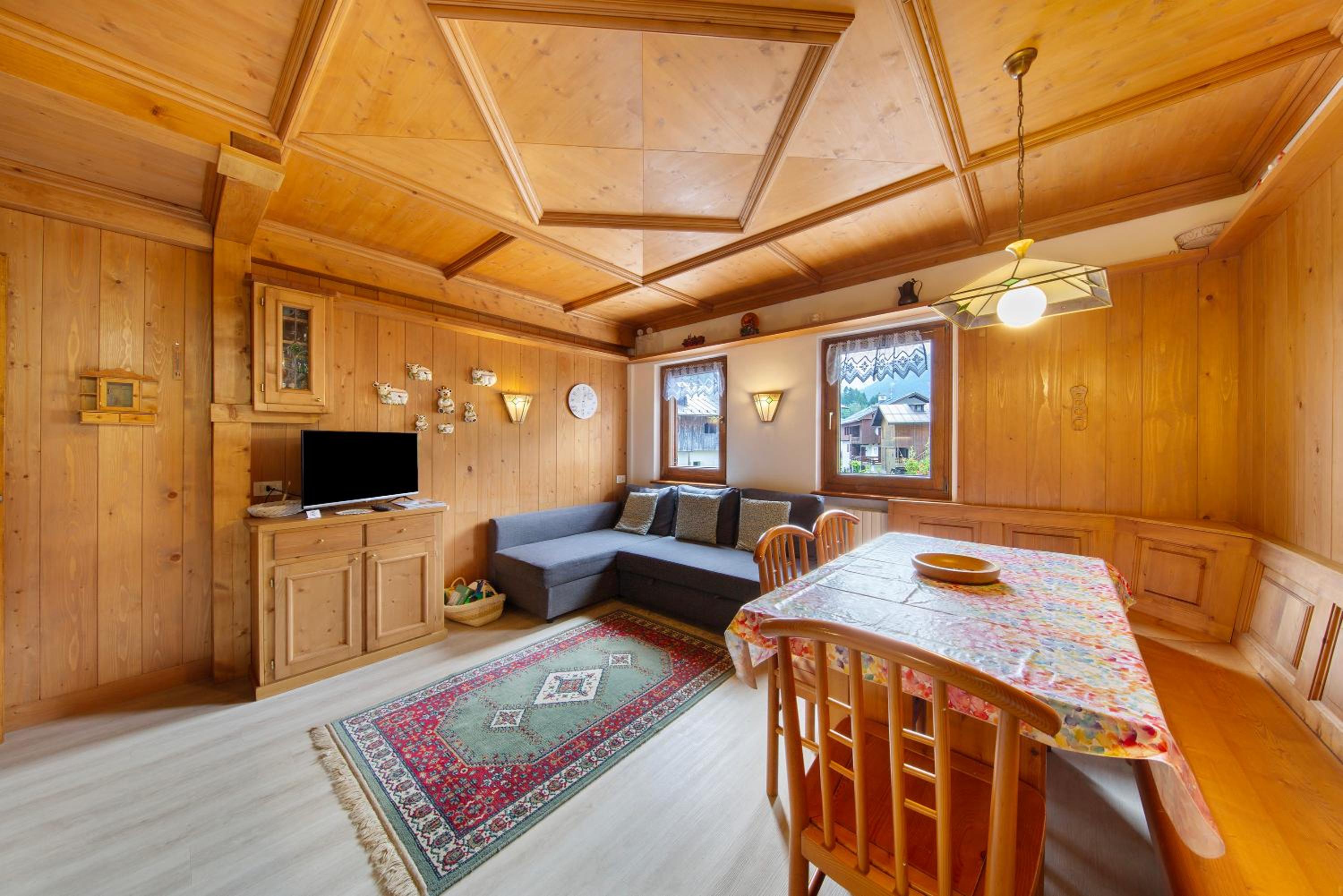Two-Bedroom Apartment with Mountain View photo 1