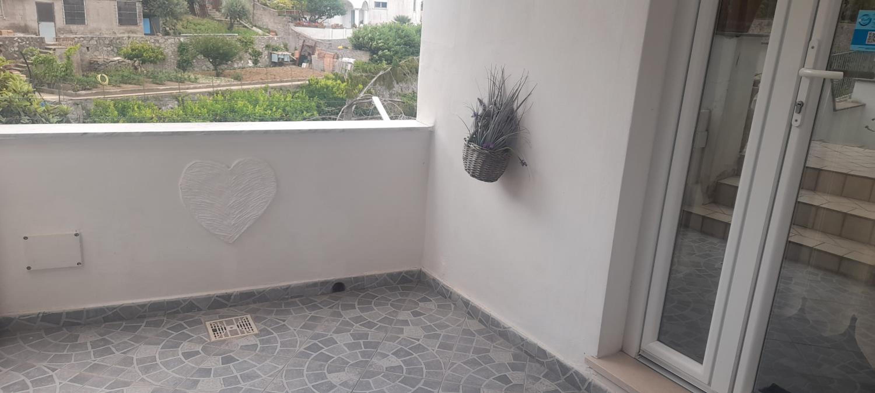 Apartment with Terrace - Photo 19
