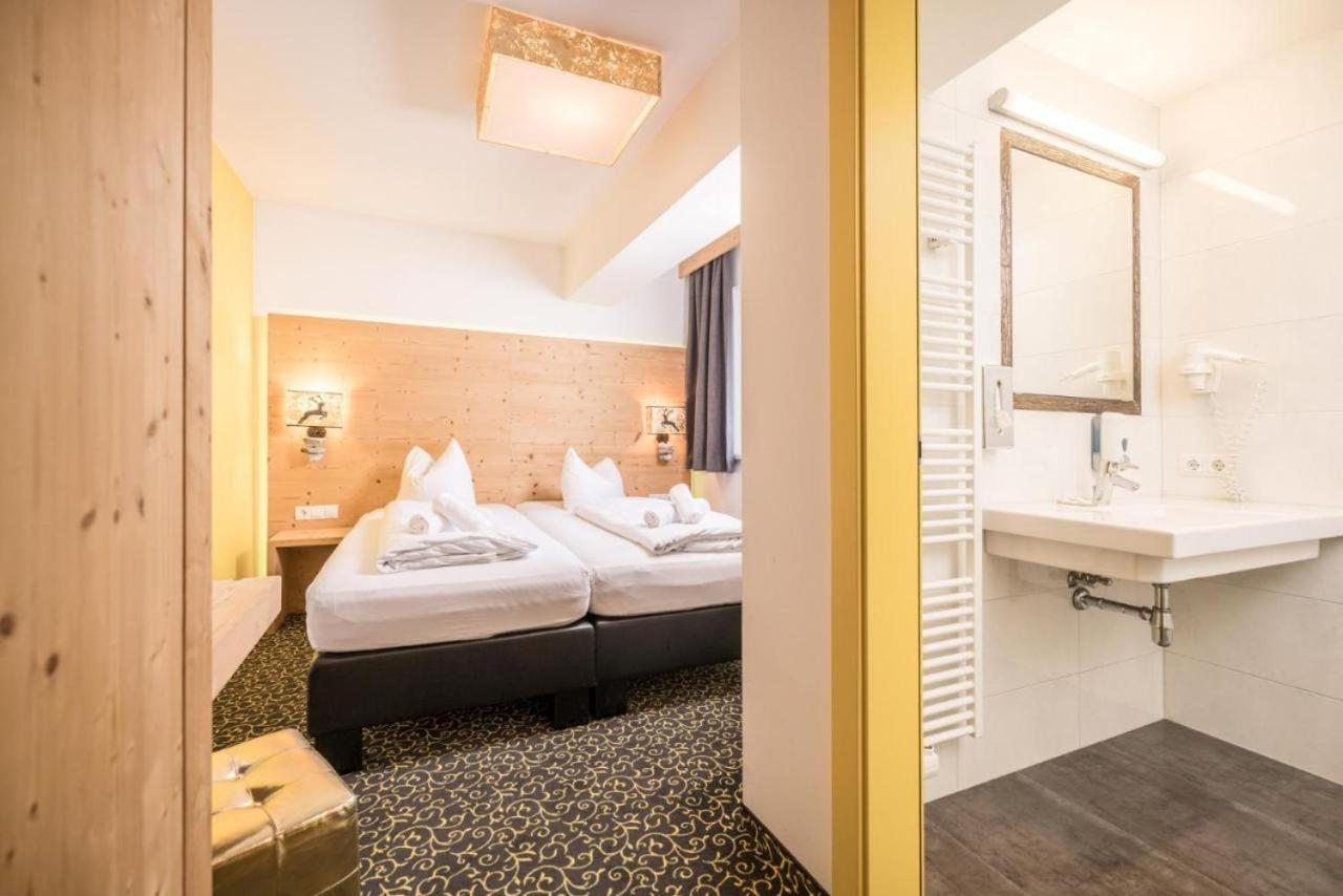 Double or Twin Room photo 1