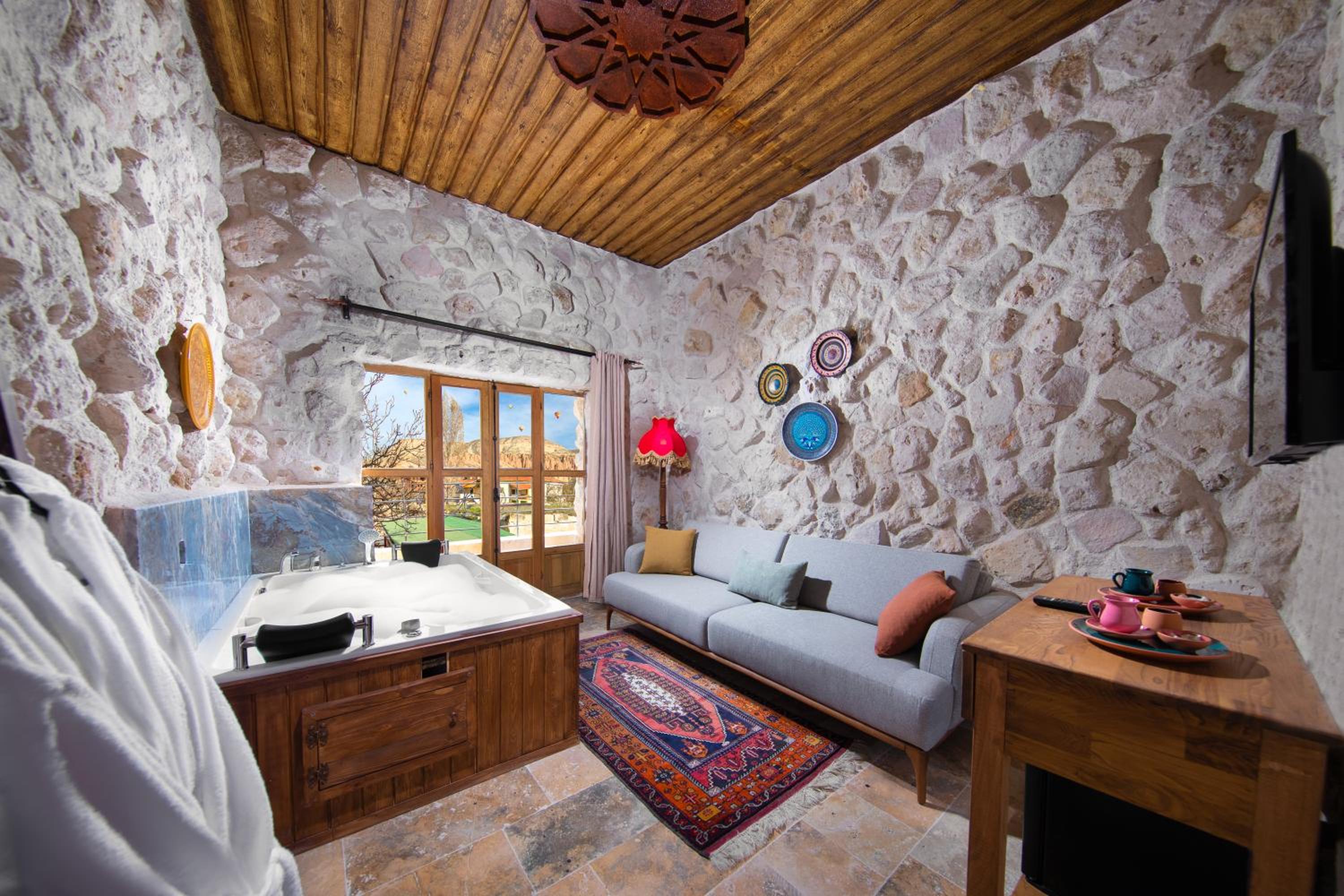 Deluxe Suite with Spa Bath