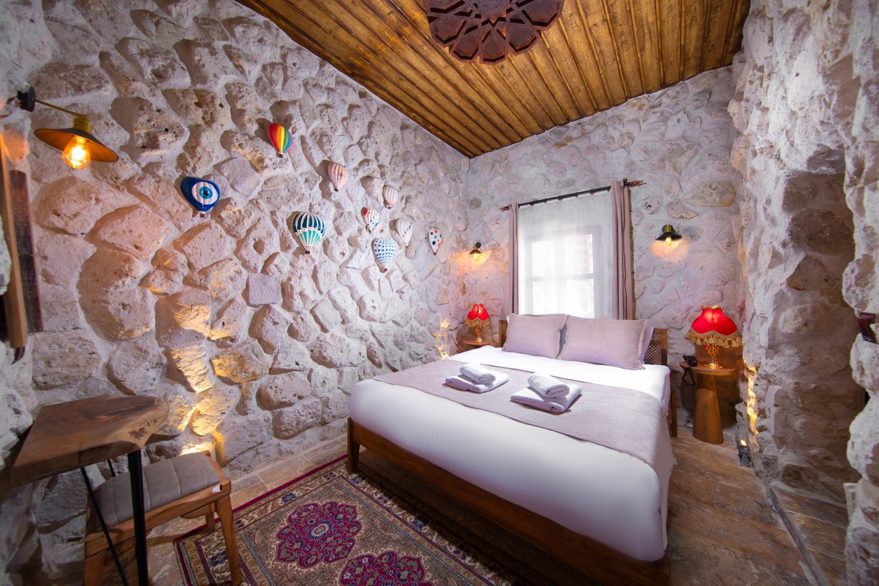 Deluxe Suite with Spa Bath photo 3