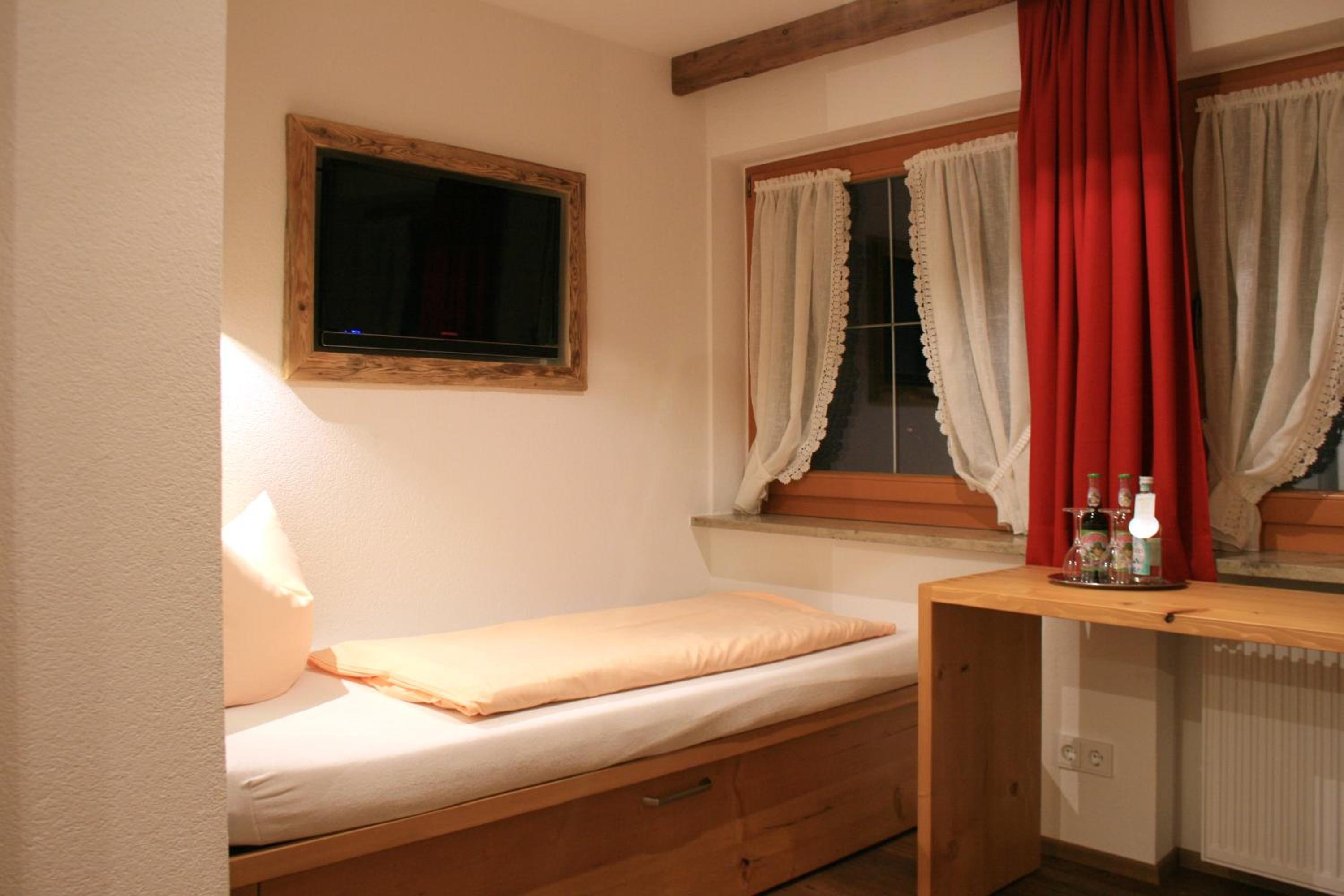 Suite with Mountain View - Photo 1