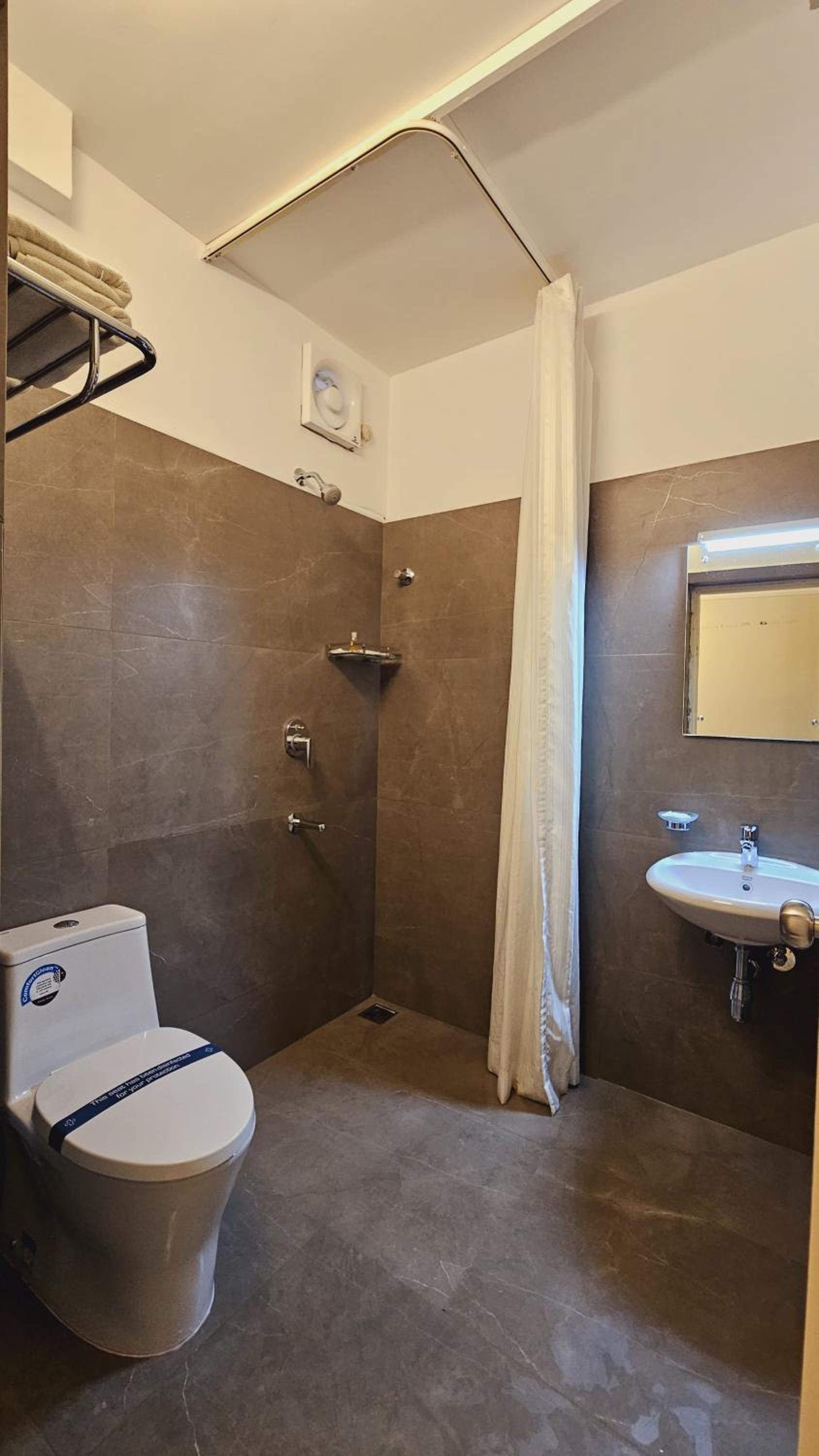 Standard Double Room with Fan - Photo 2