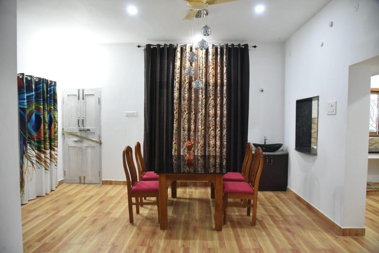 Three-Bedroom Villa photo 3