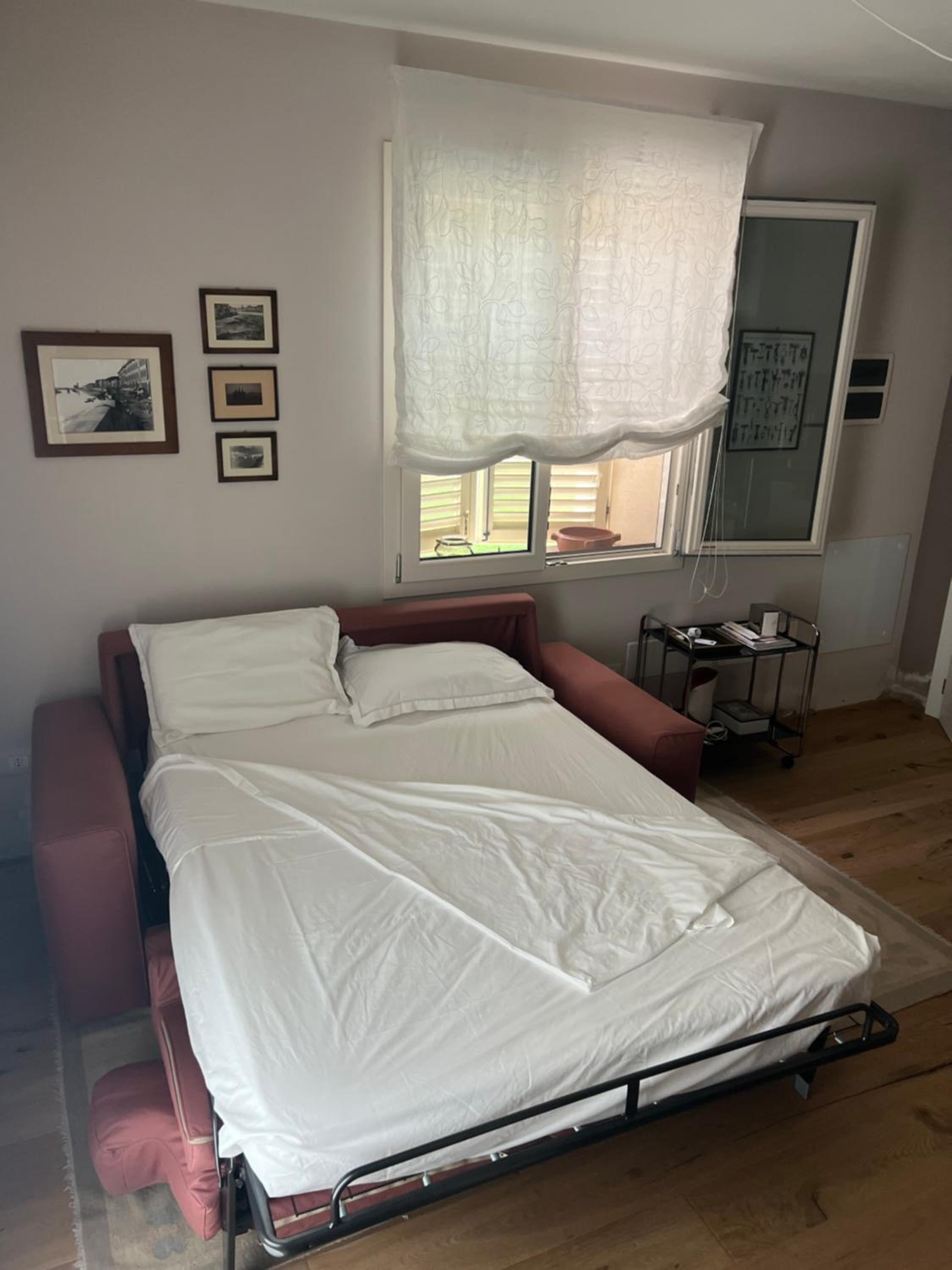 One-Bedroom Apartment photo 3