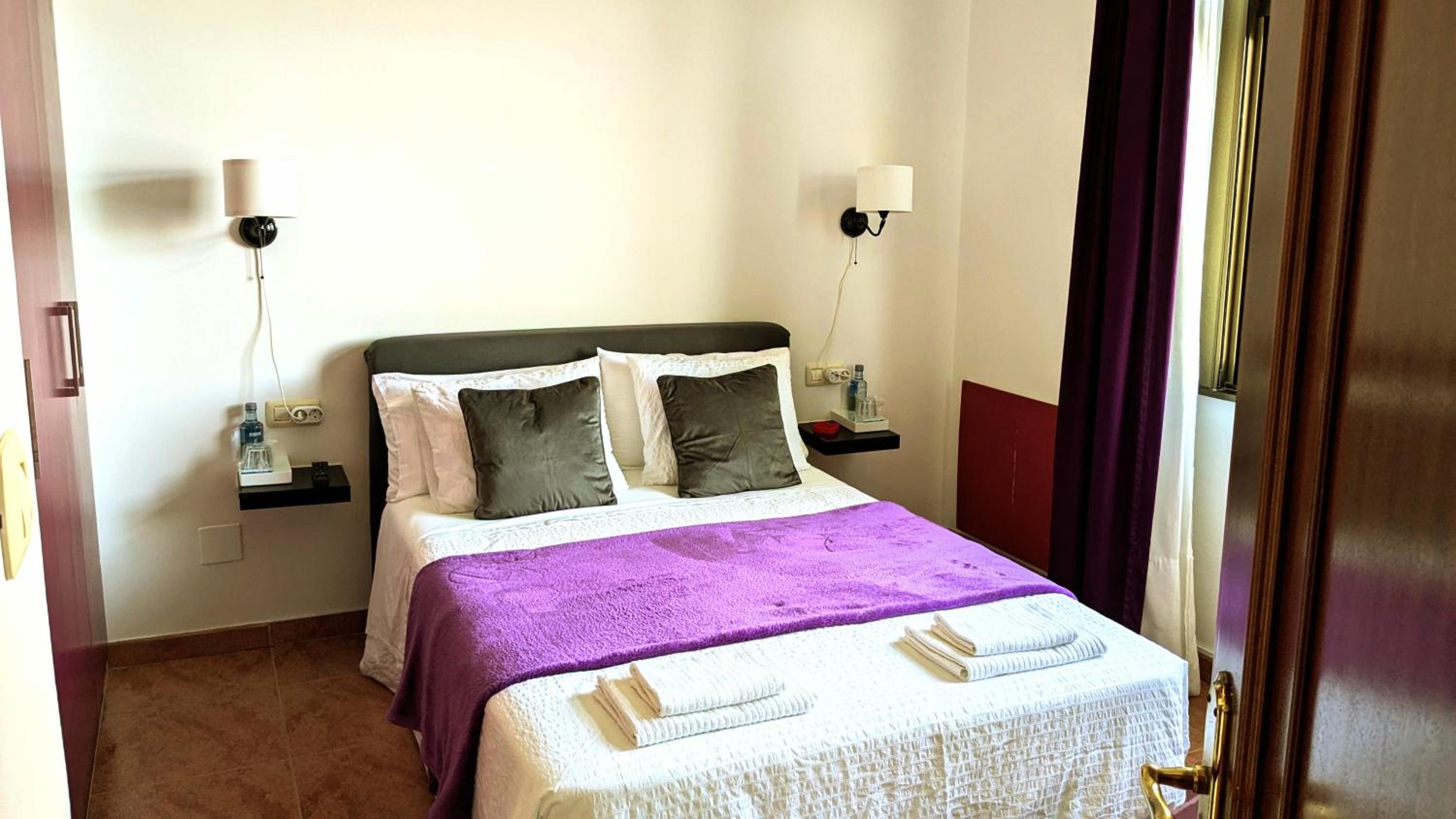 Habitación Doble con Baño Privado