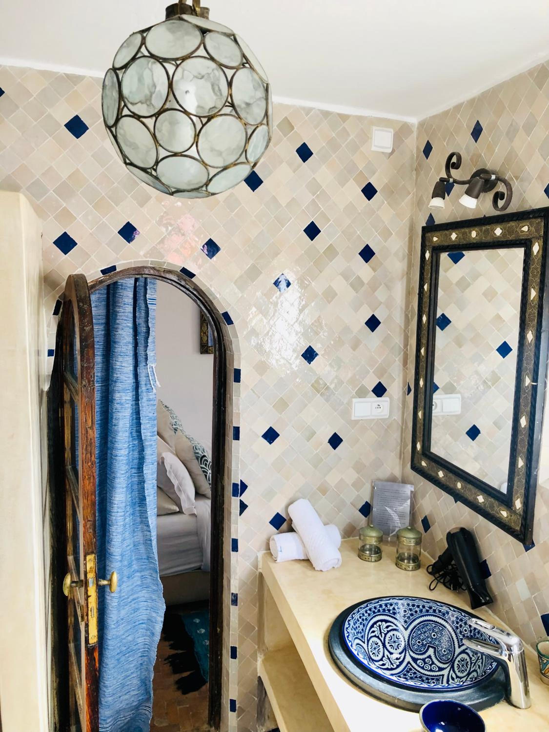 Double Room - Photo 8