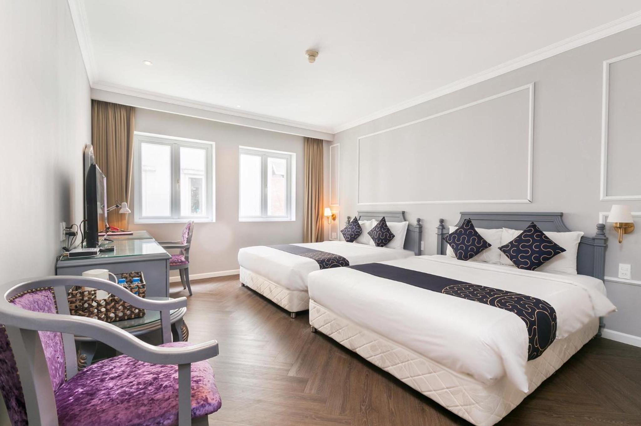 Double Room with Two Double Beds - Photo 2