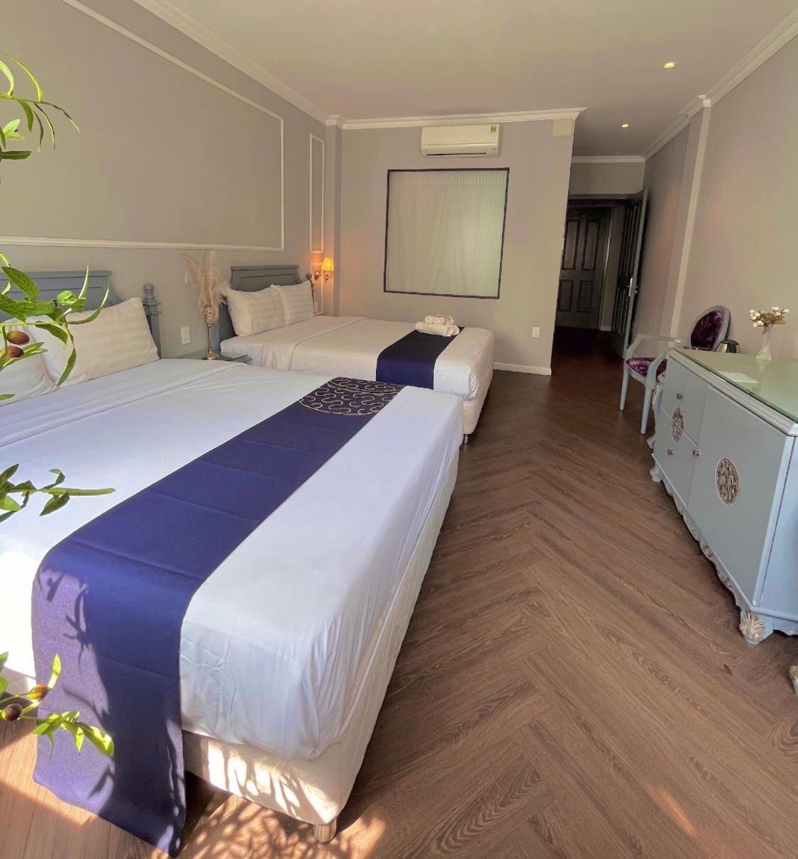 Double Room with Two Double Beds - Photo 3