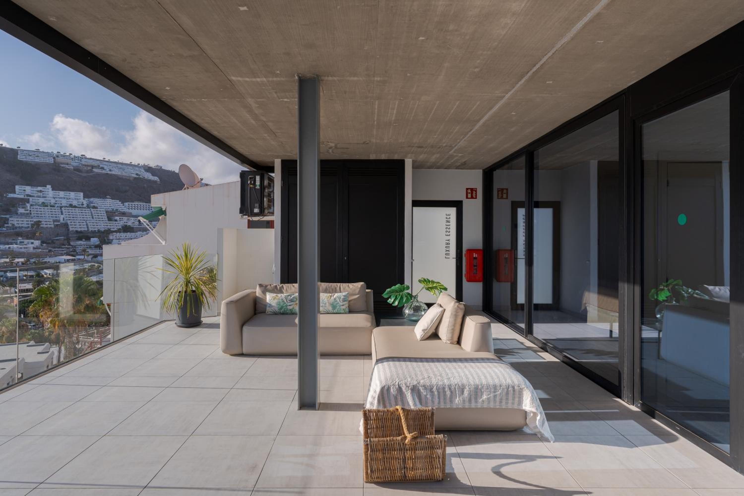 Apartment with Sea View photo 2